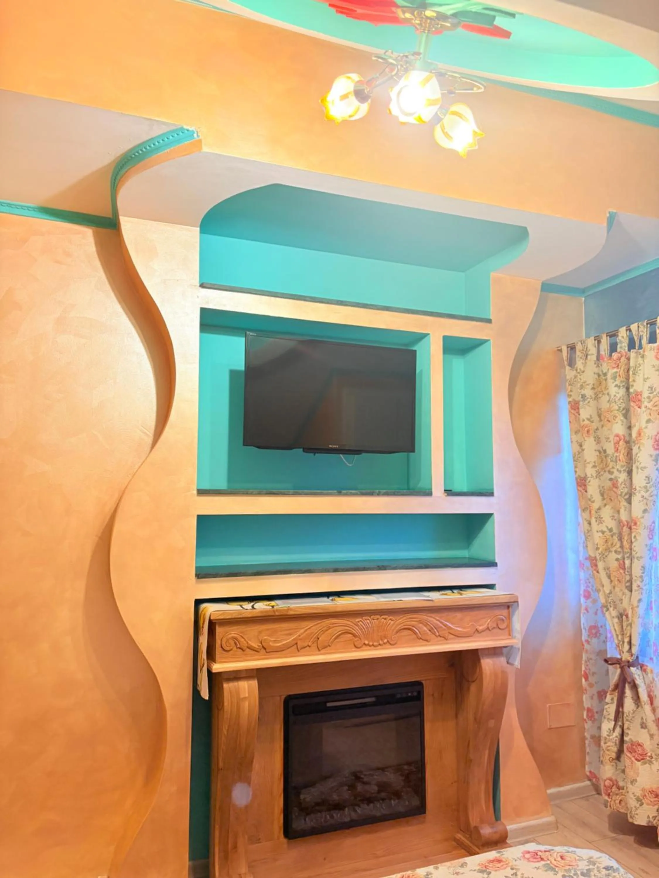 Evening entertainment in Leaganul Bucovinei Guest House