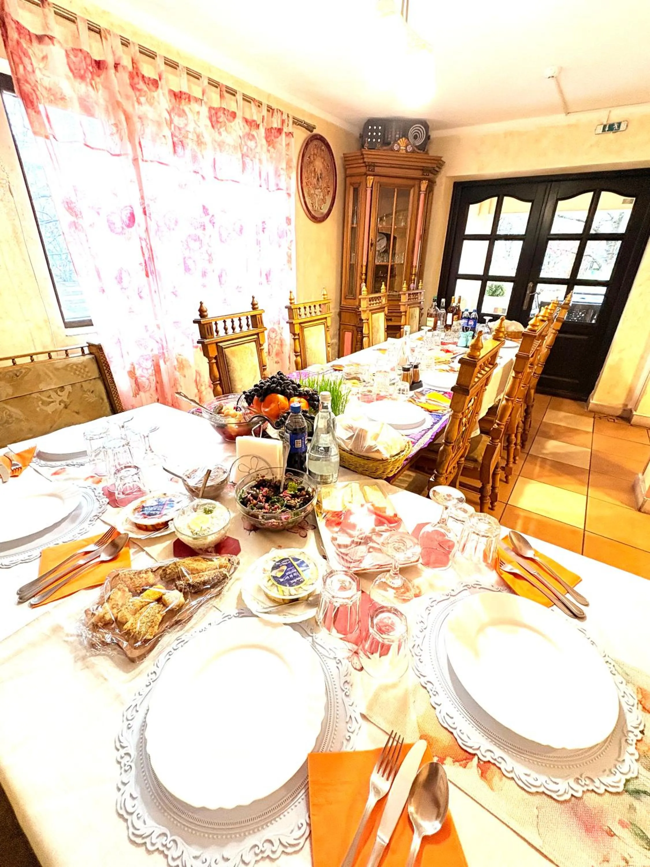 Food and drinks in Leaganul Bucovinei Guest House