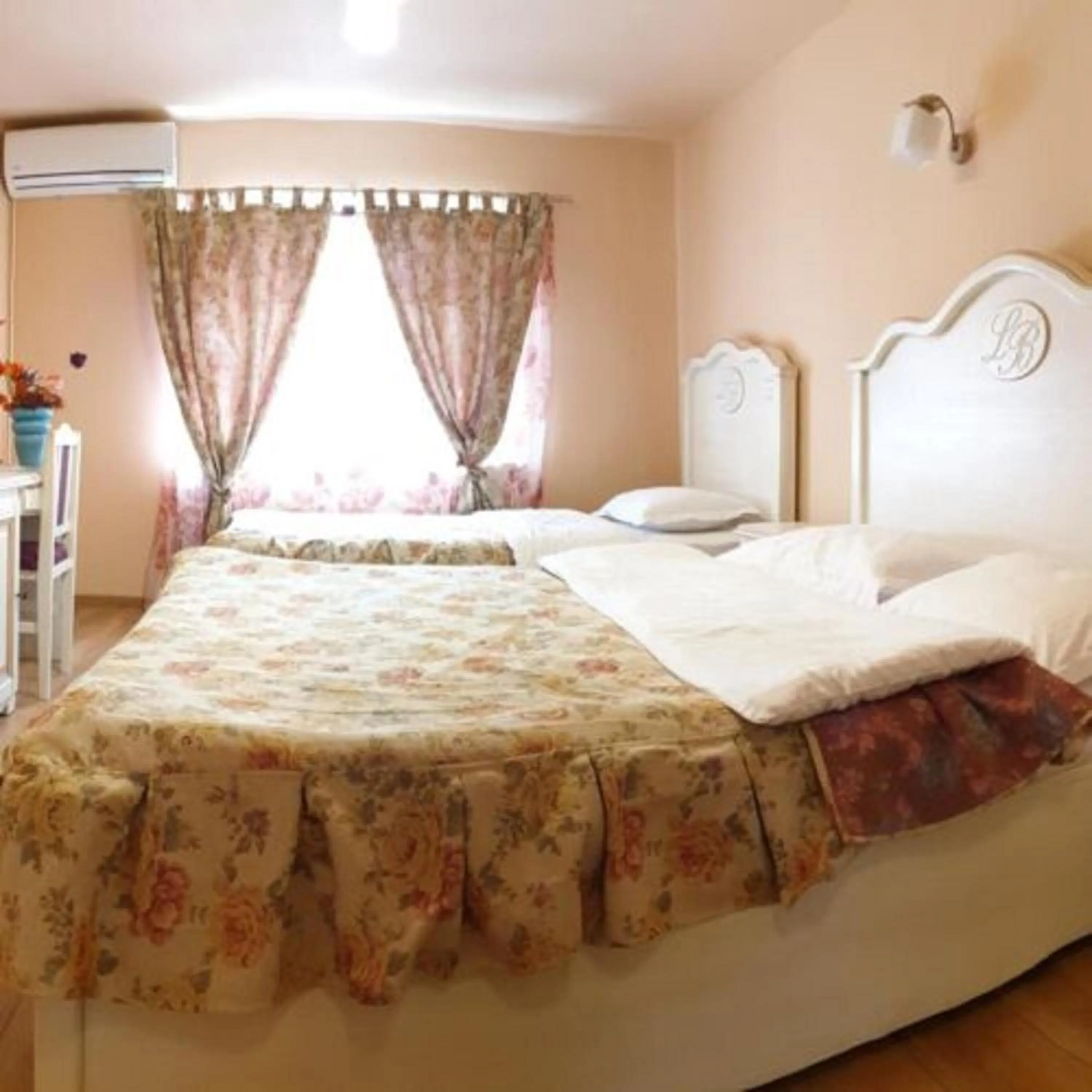 Photo of the whole room, Bed in Leaganul Bucovinei Guest House