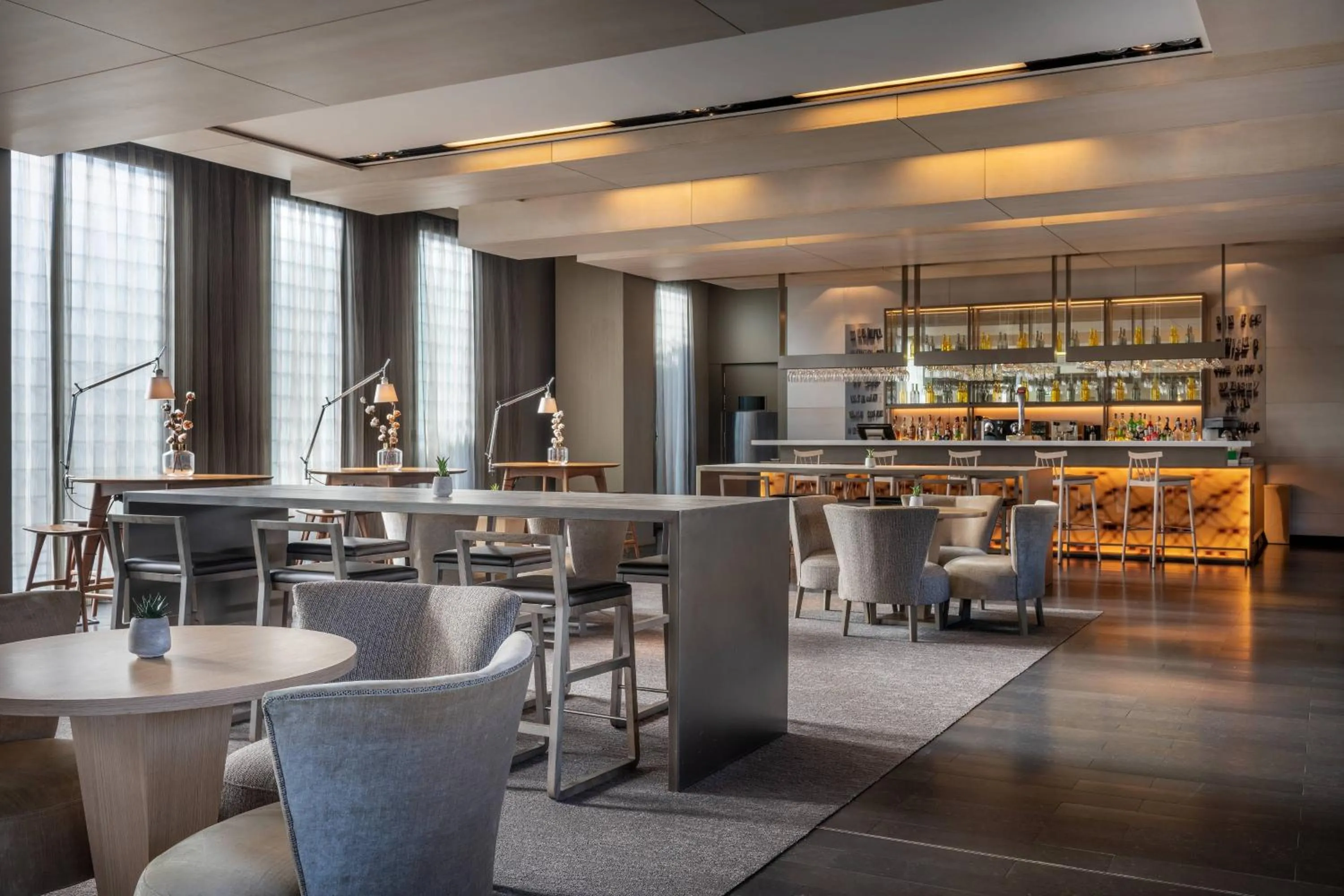 Lounge or bar in AC Hotel Sants by Marriott