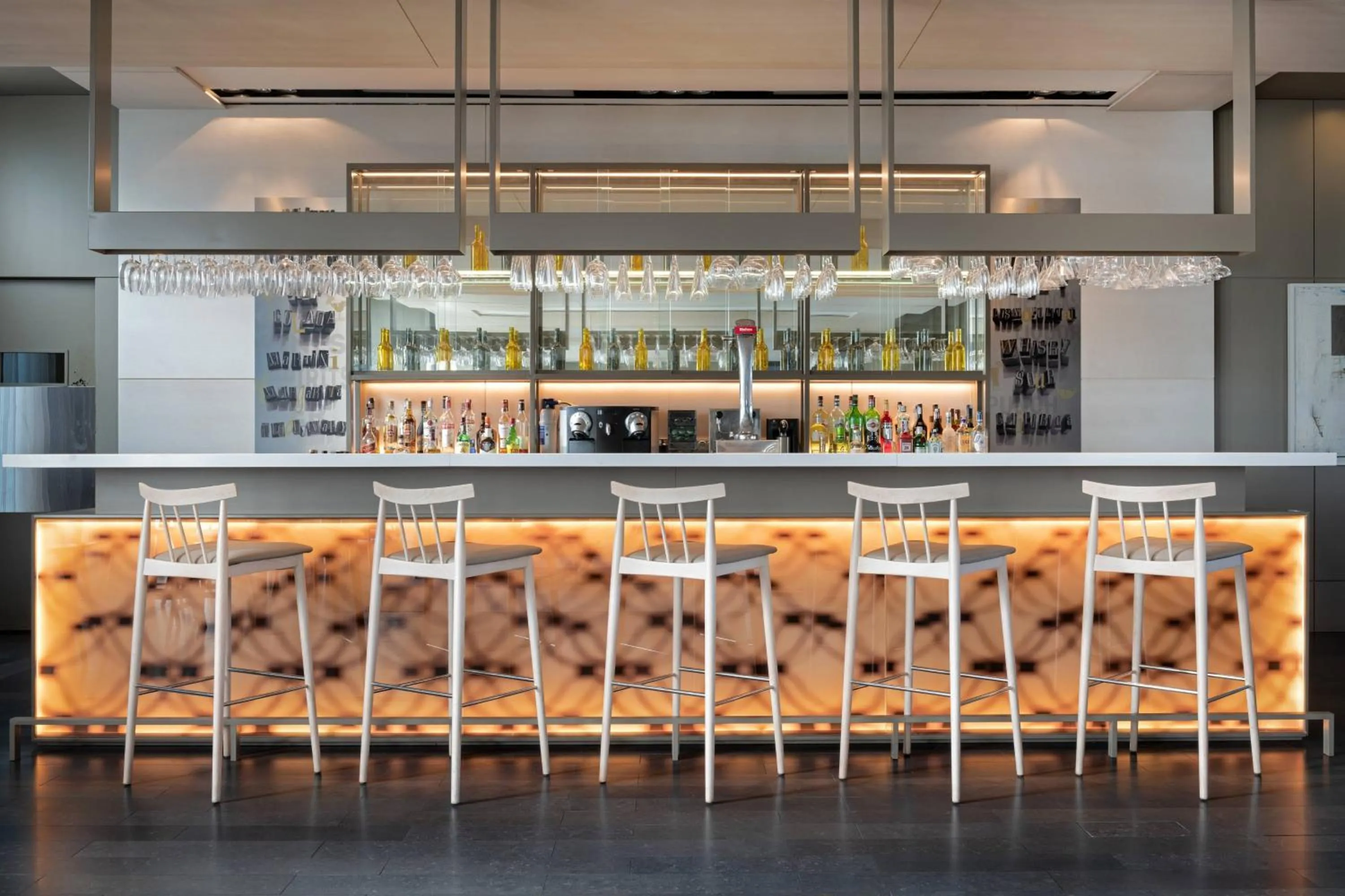Lounge or bar in AC Hotel Sants by Marriott