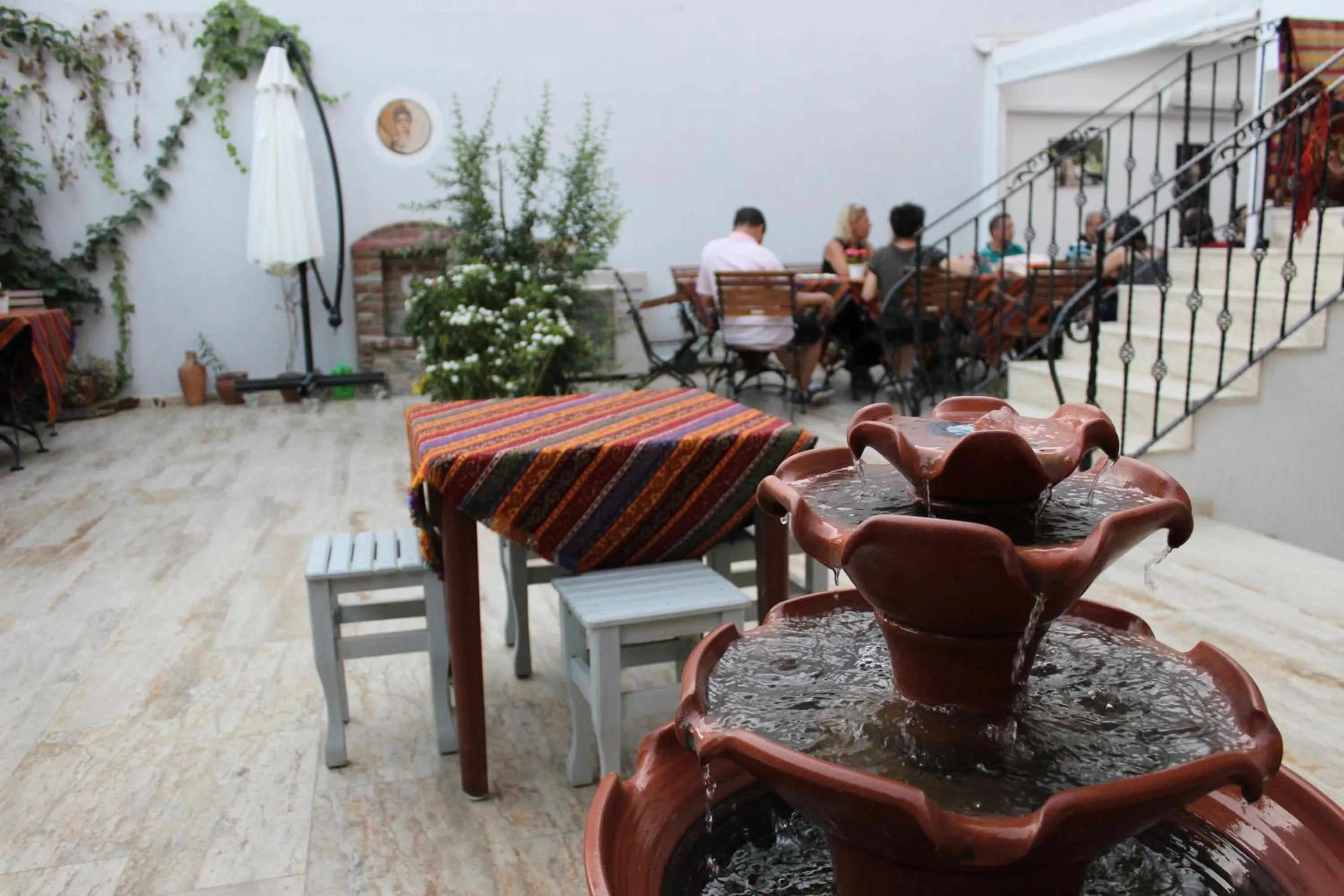 Restaurant/places to eat in Hotel Mary's House