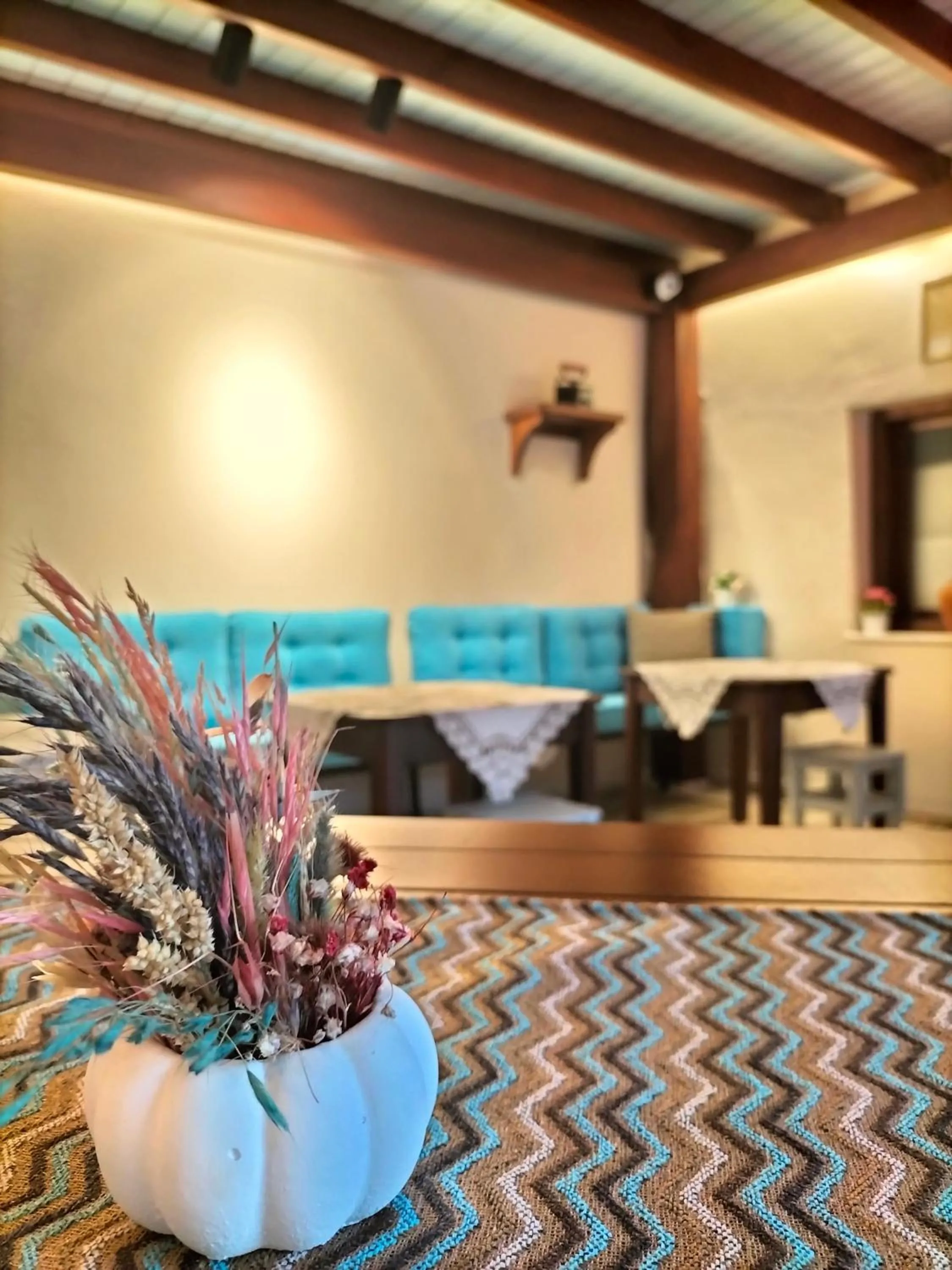 Restaurant/places to eat in Hotel Mary's House