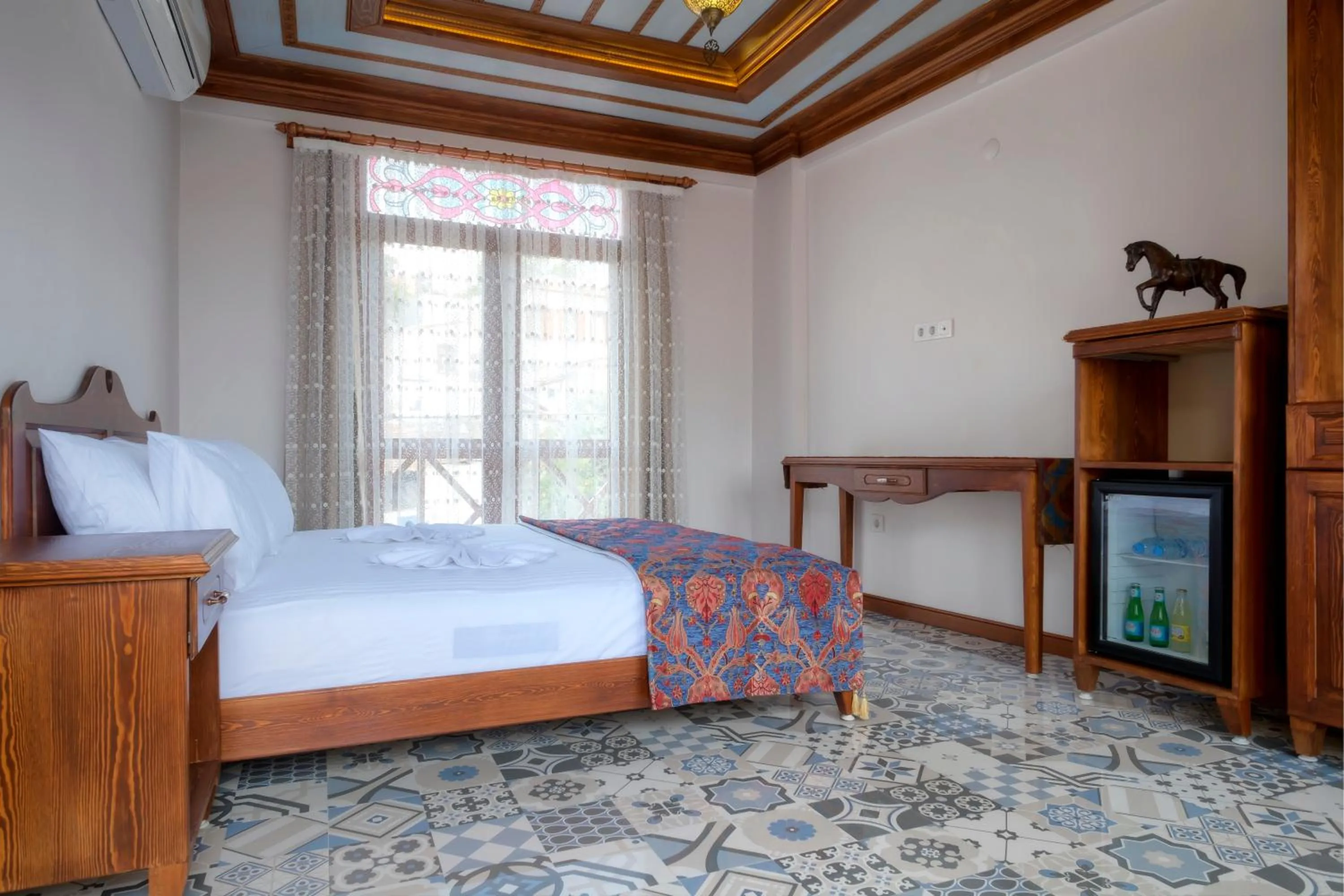 Property building, Bed in Hotel Mary's House