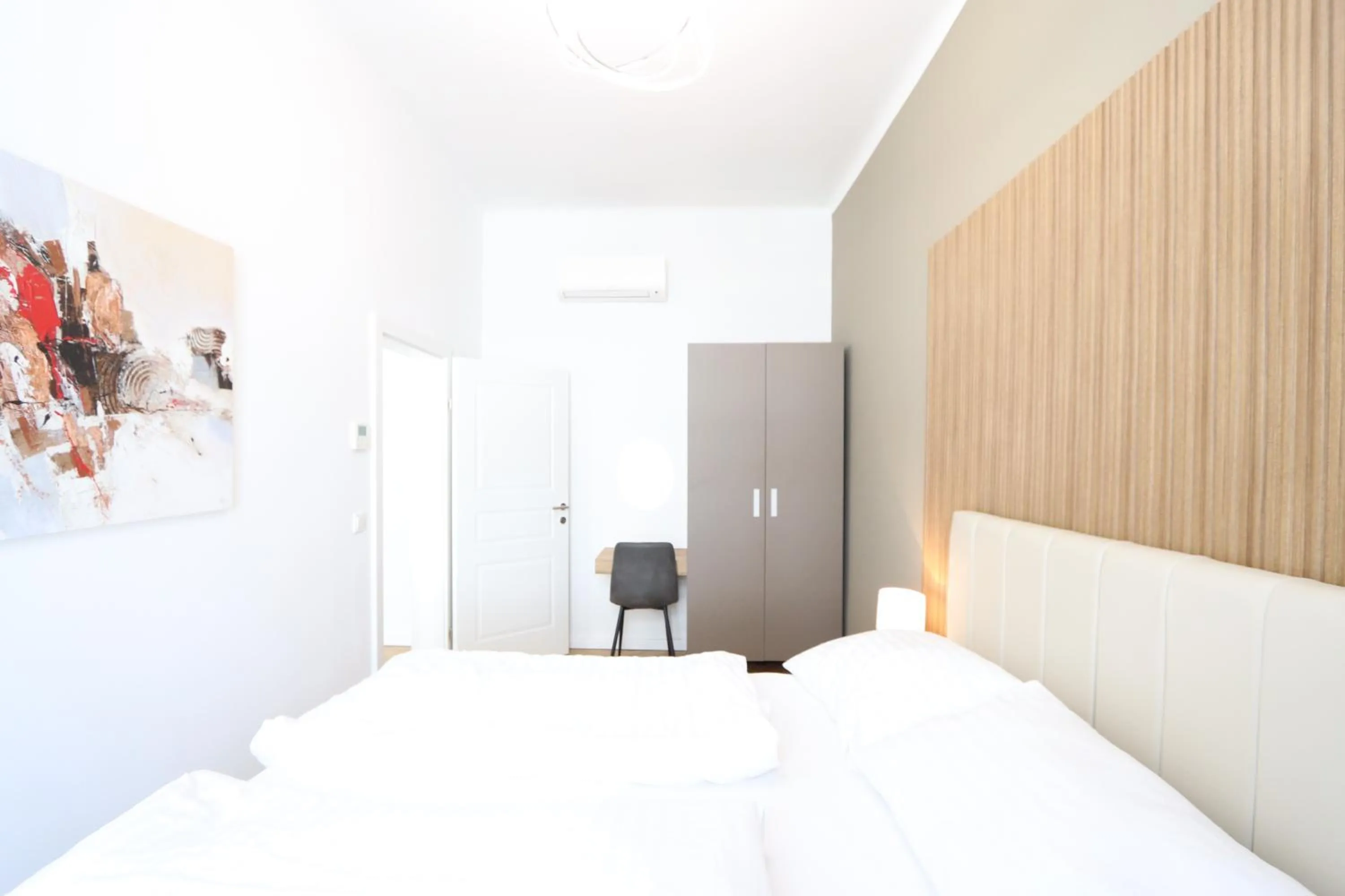 Bed in Vienna Stay Apartments or Rooms 1050