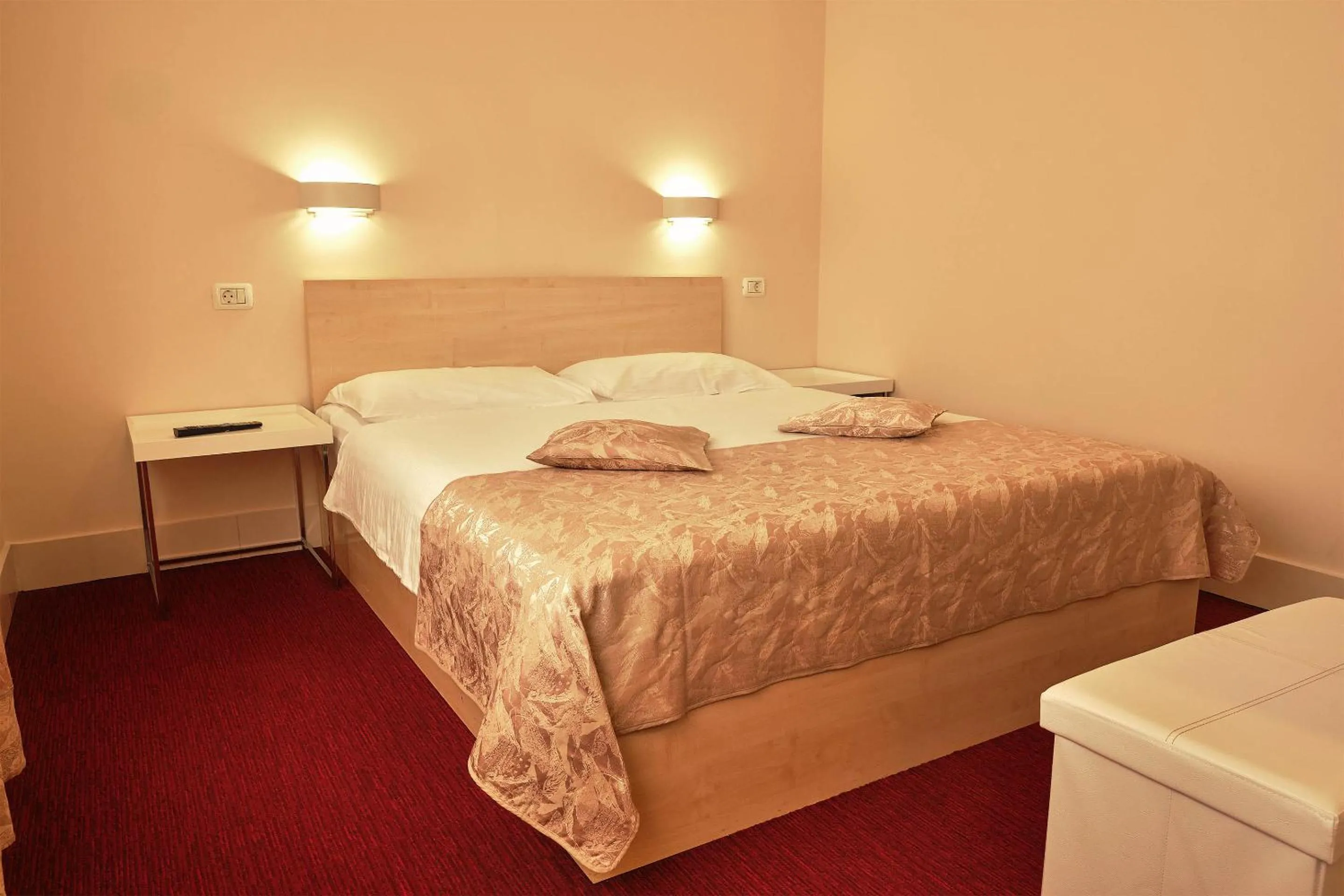 Bed in Hello Hotels Bucuresti Gara de Nord