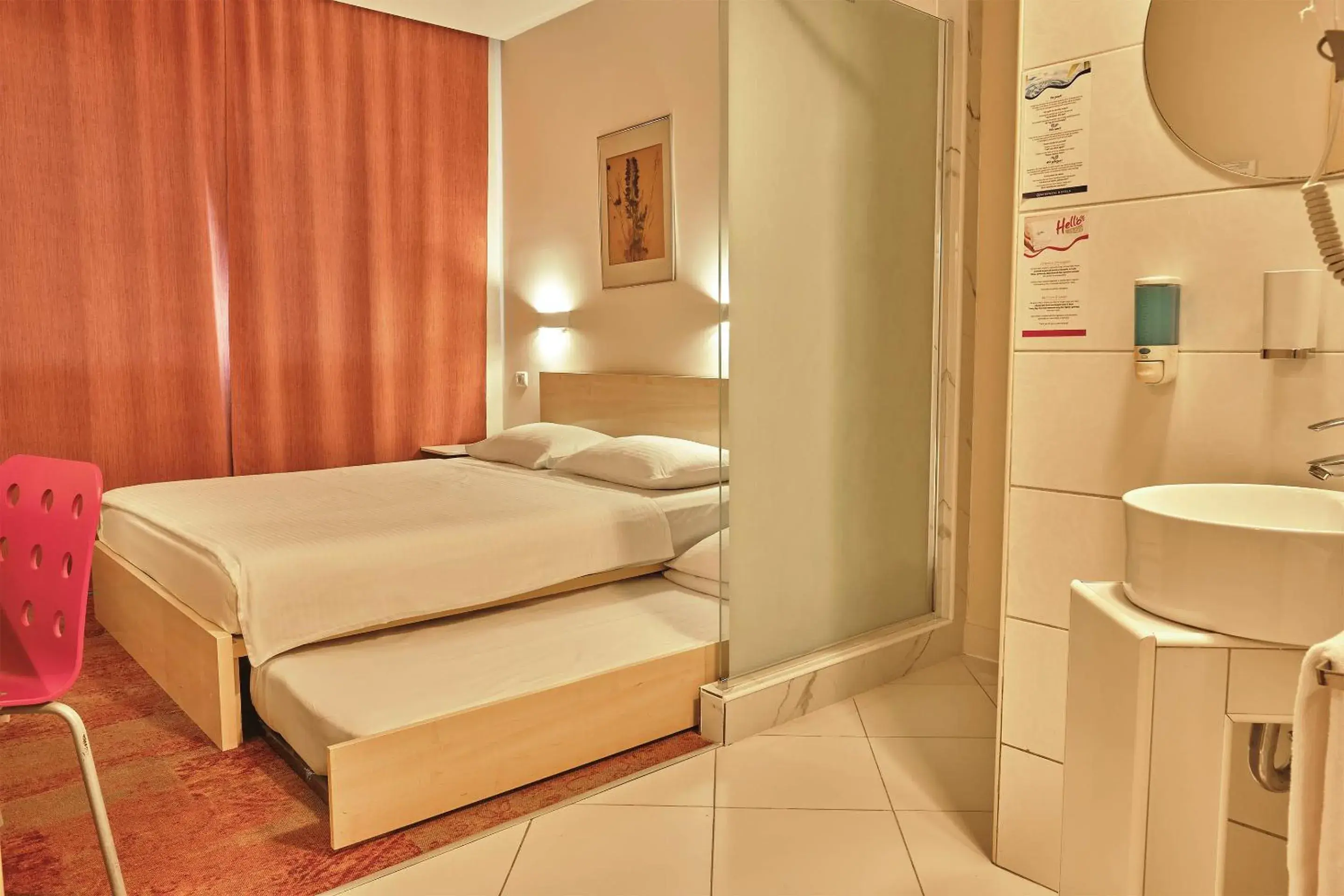 Standard Double Room with extra bed drawer type in Hello Hotels Bucuresti Gara de Nord Standard Double Room with extra bed drawer type in Hello Hotels Bucuresti Gara de Nord