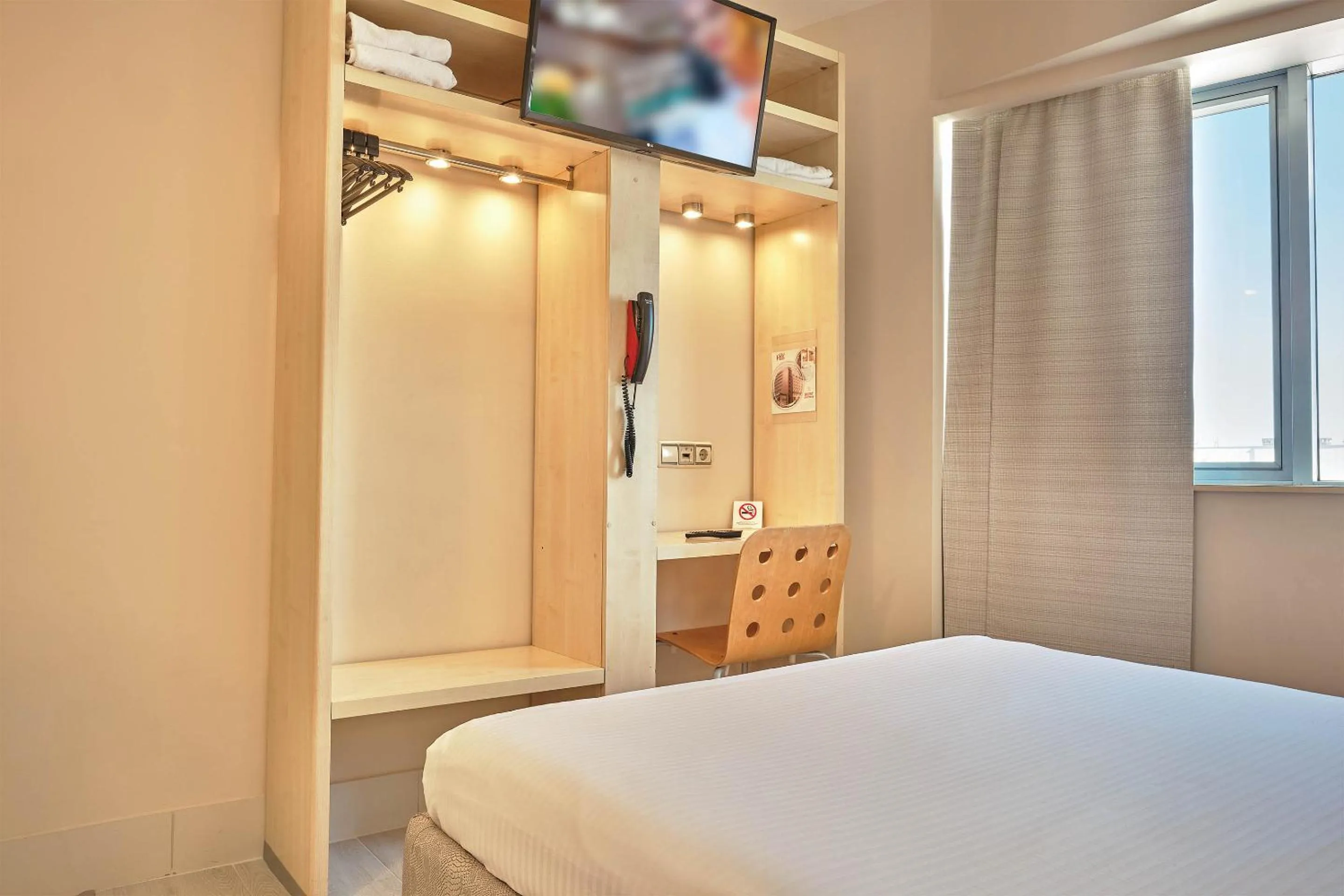 Bed in Hello Hotels Bucuresti Gara de Nord