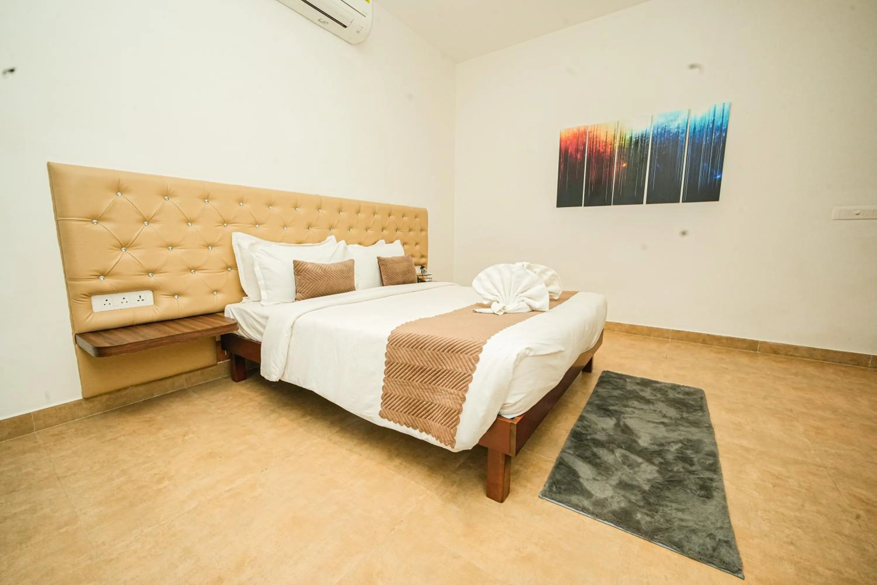 Bed in Shelter Beach Resort