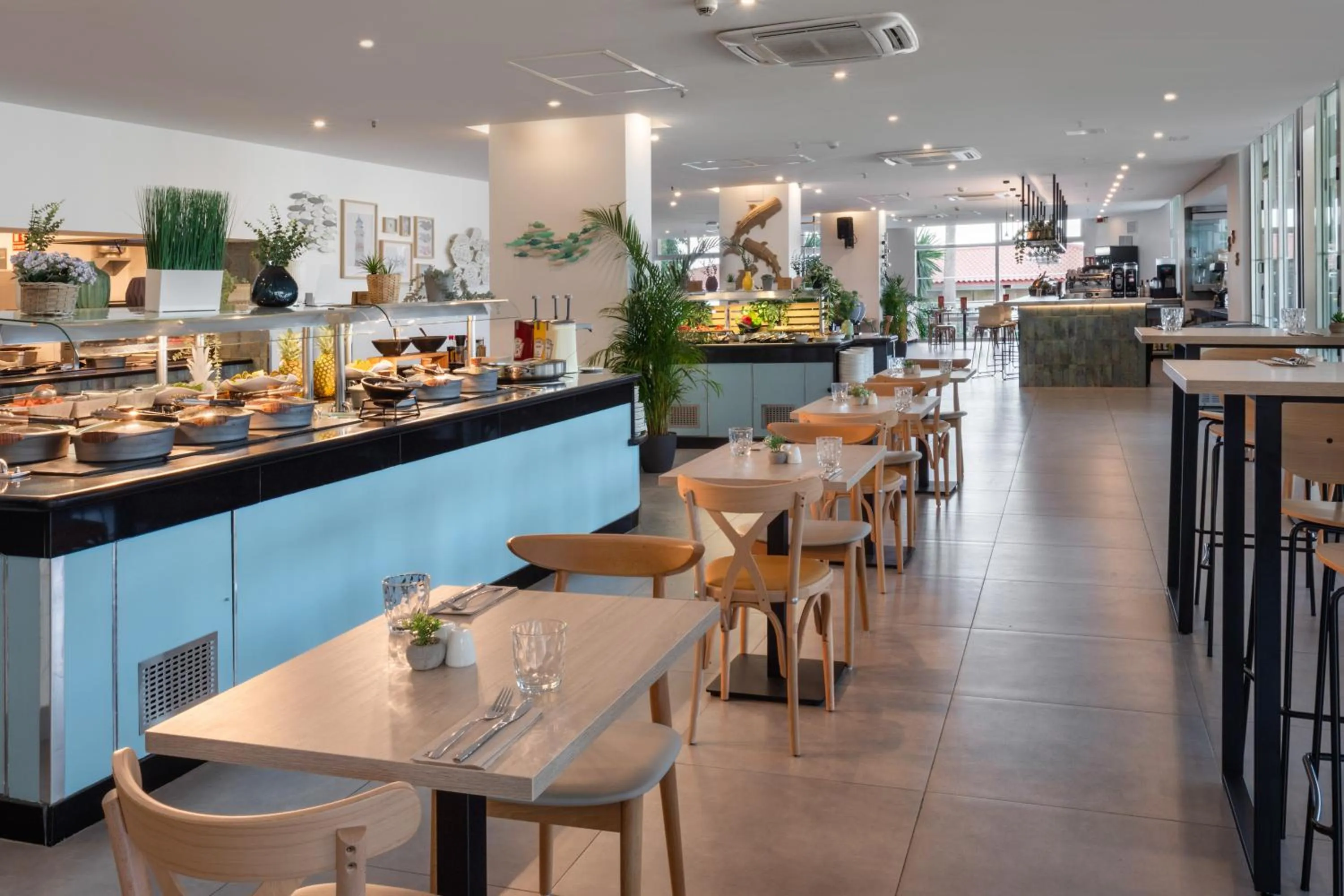 Restaurant/places to eat in Sol Puerto Marina