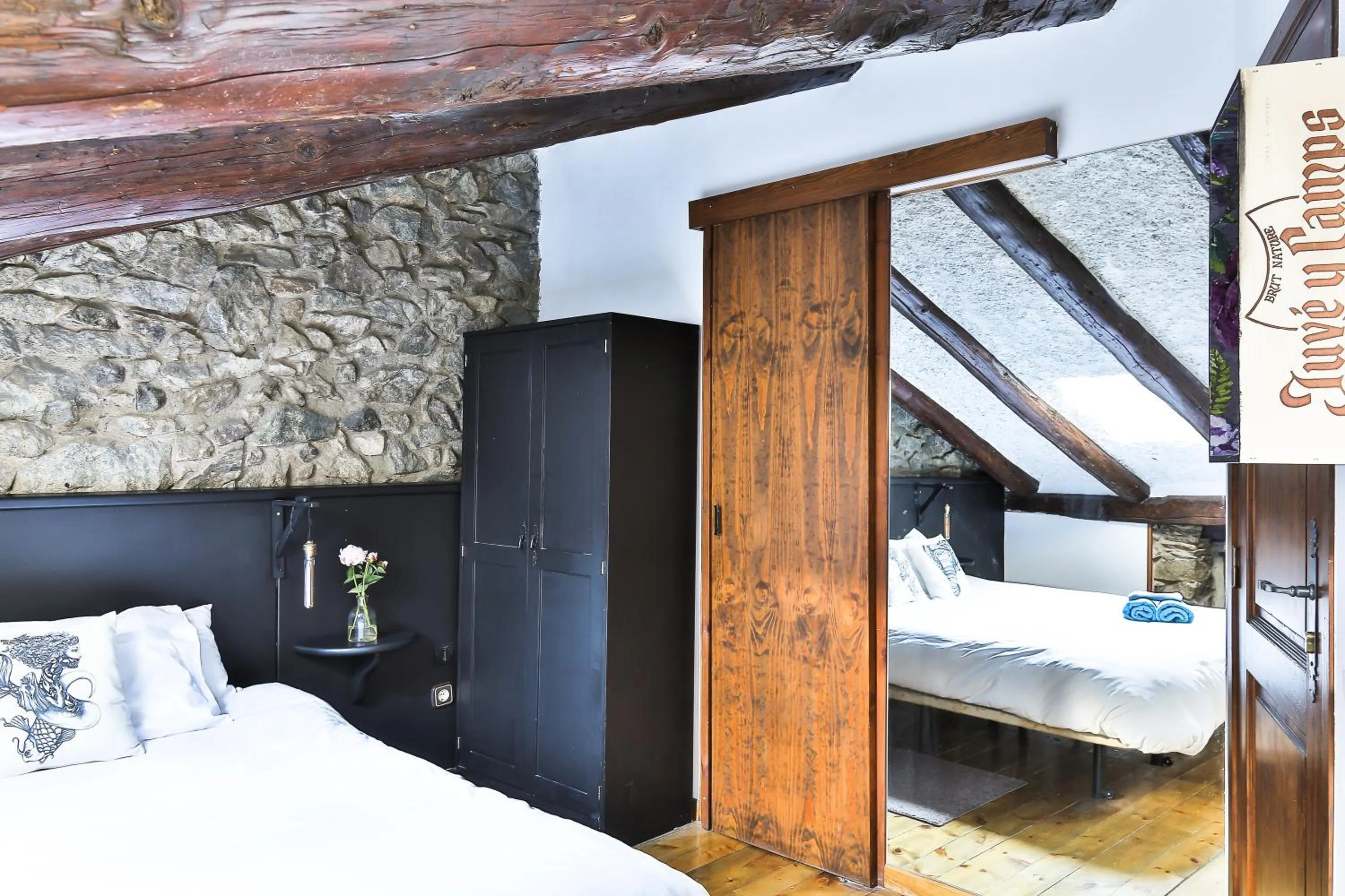 Photo of the whole room, Bed in Hostal Cisco de Sans