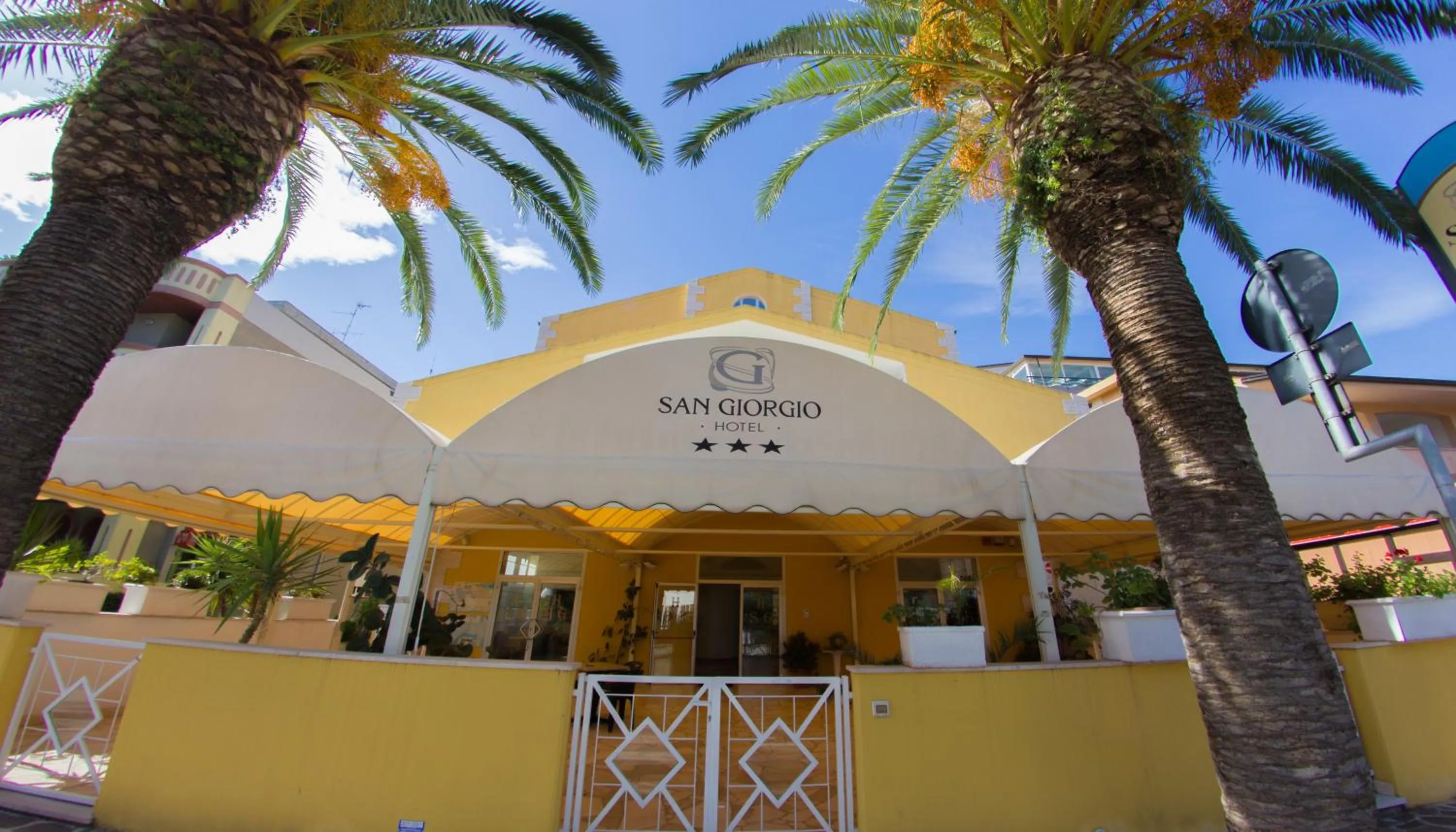Facade/entrance in Hotel San Giorgio