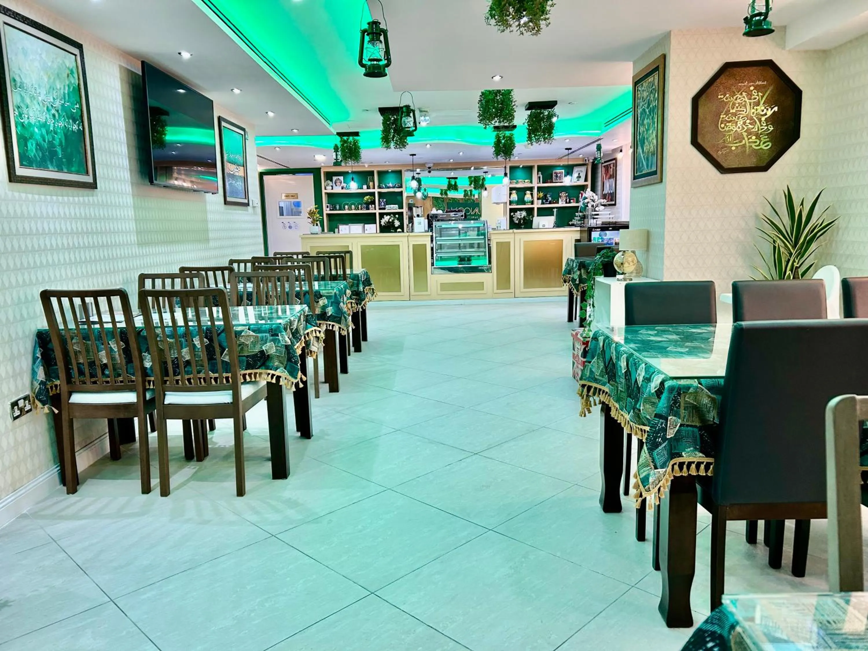 Restaurant/places to eat in Al Nakheel Hotel Apartments Abu Dhabi