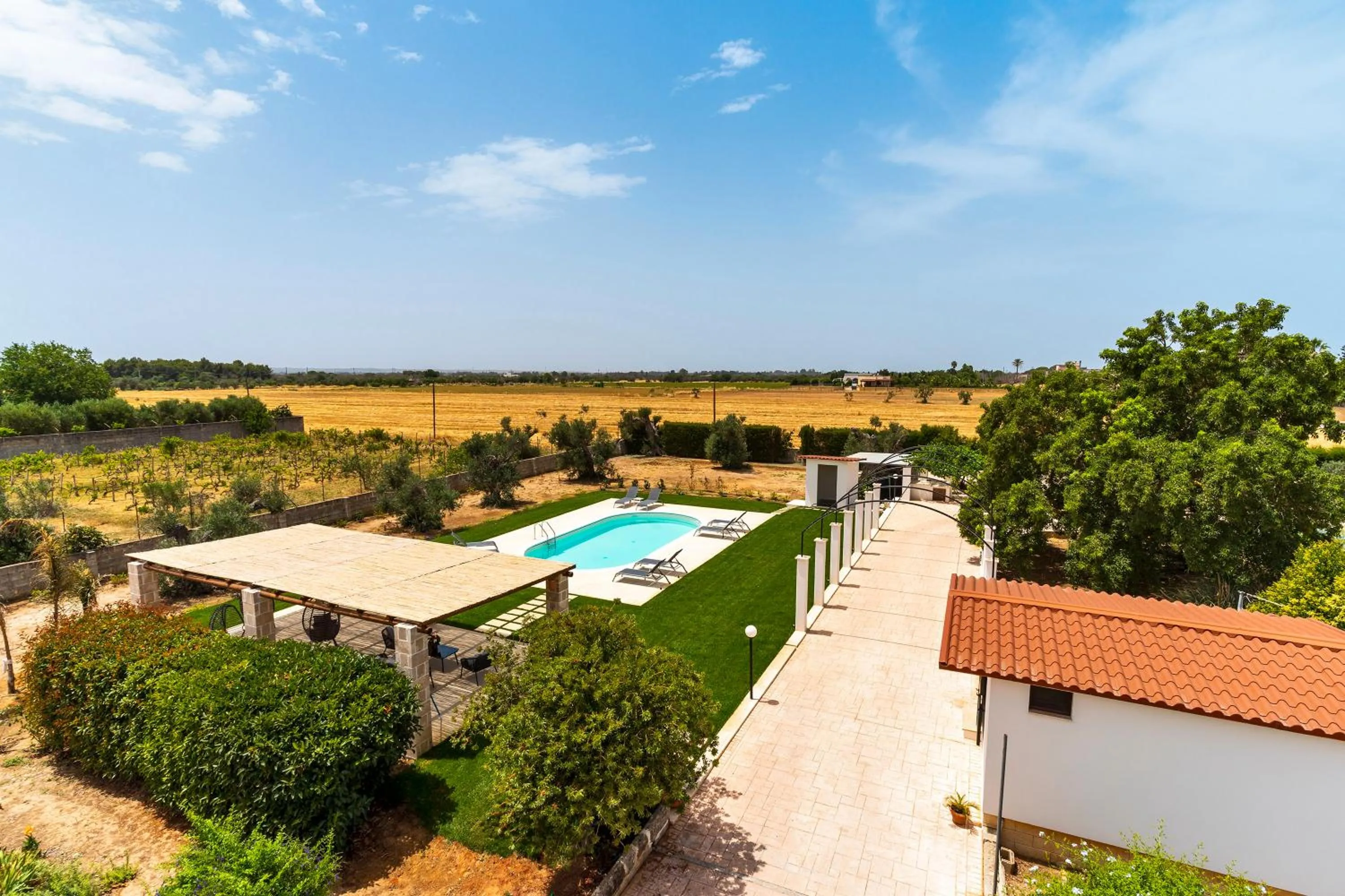Swimming pool in B&B Rosa Dei Venti
