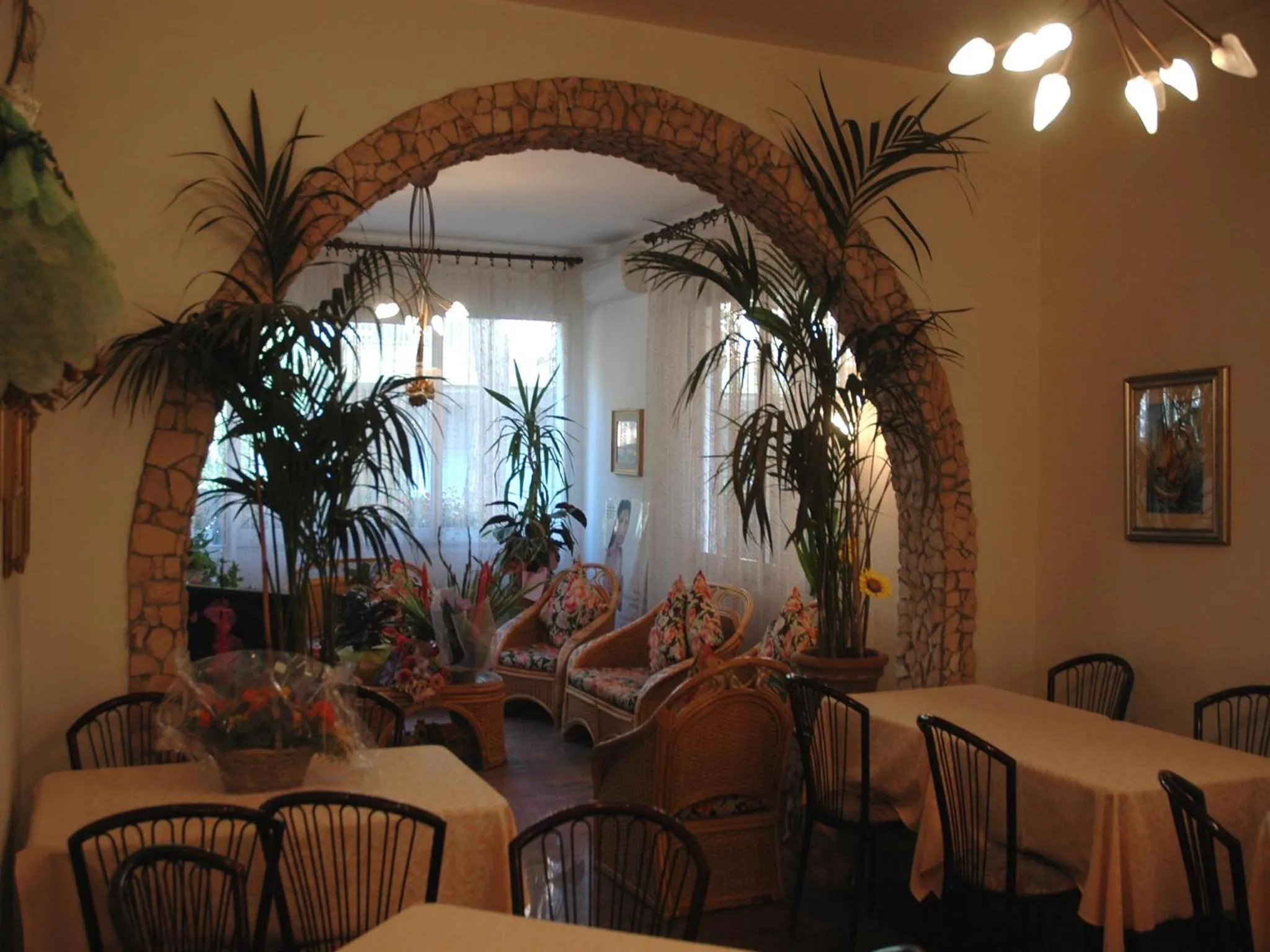 Restaurant/places to eat in Hotel Pensione Ornella