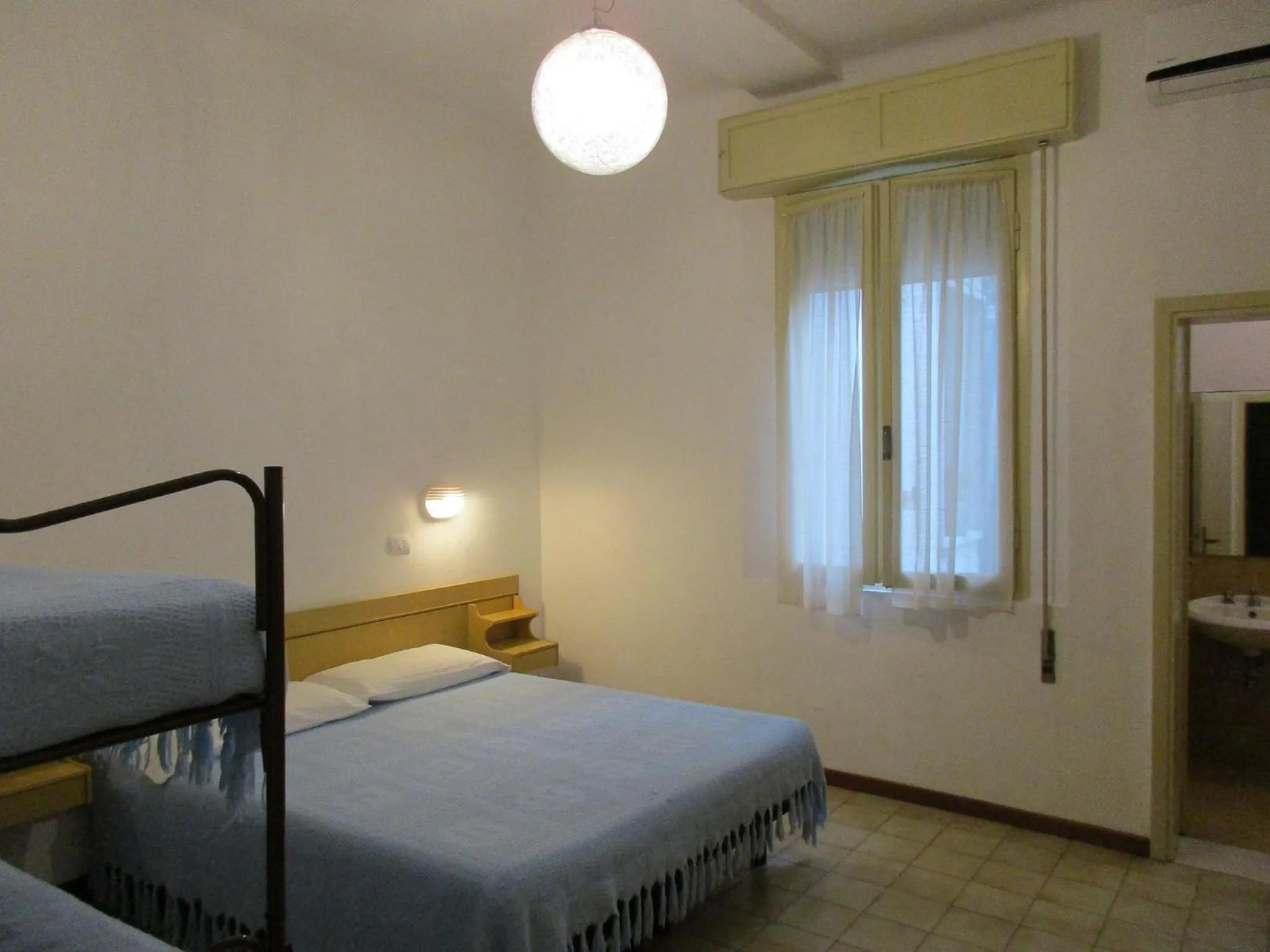 Bed in Hotel Pensione Ornella