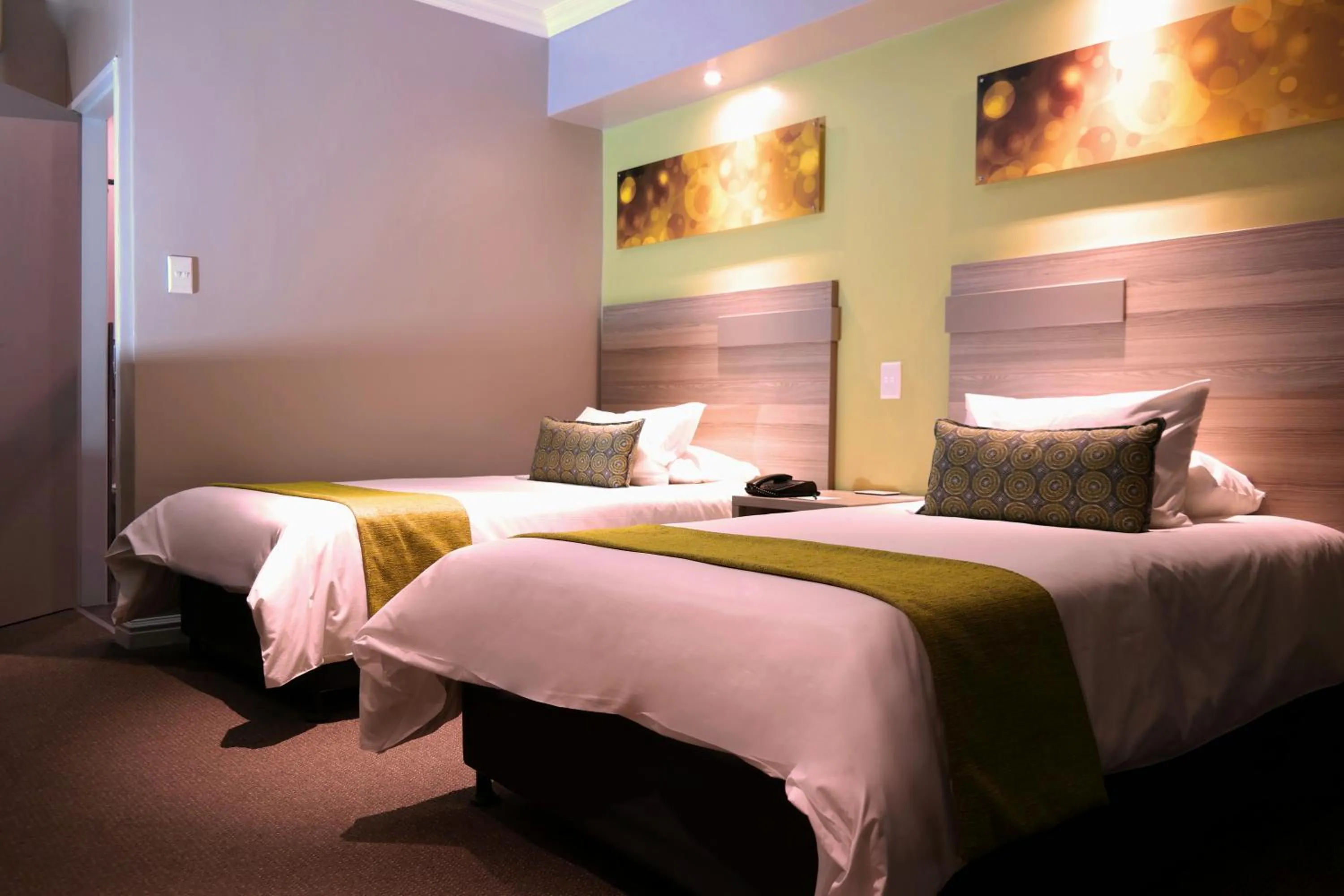 Bed in Birchwood Hotel and OR Tambo Conference Centre