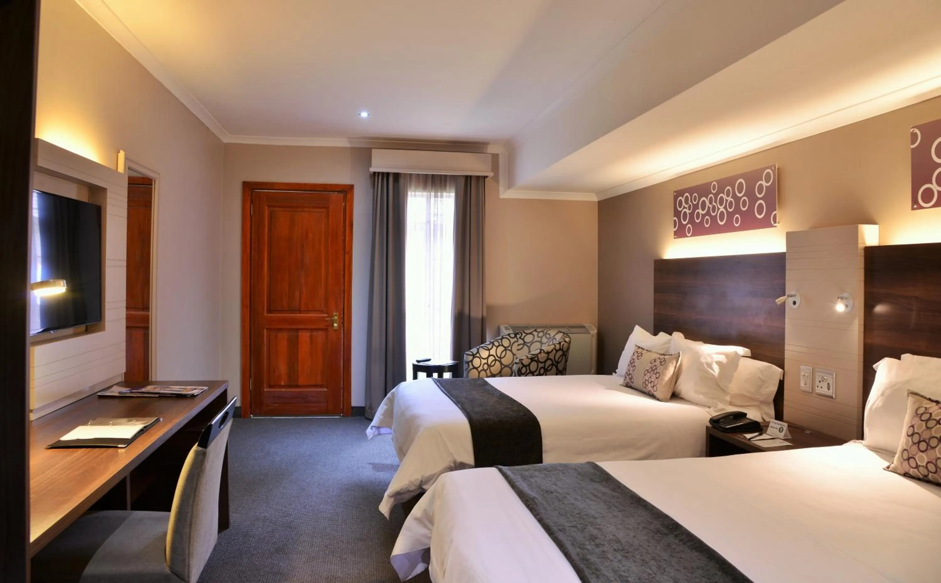 Bed in Birchwood Hotel and OR Tambo Conference Centre