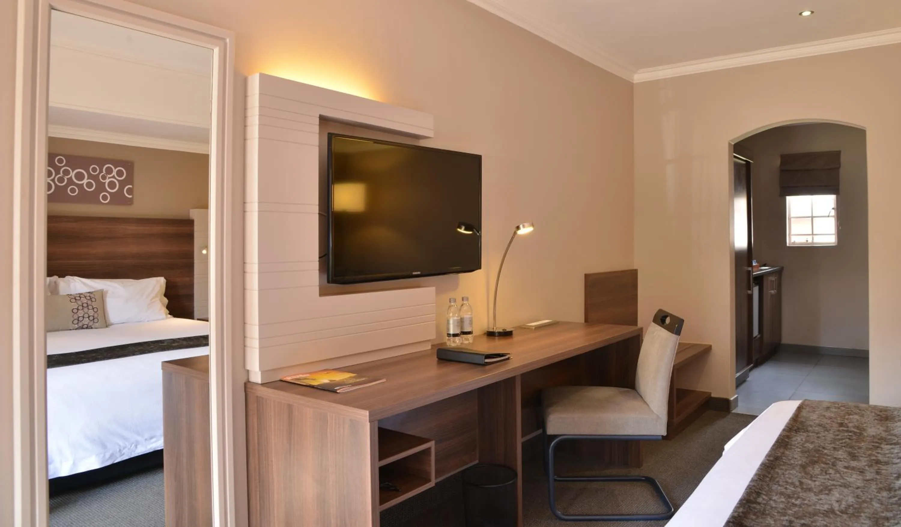 Bedroom, Bed in Birchwood Hotel and OR Tambo Conference Centre