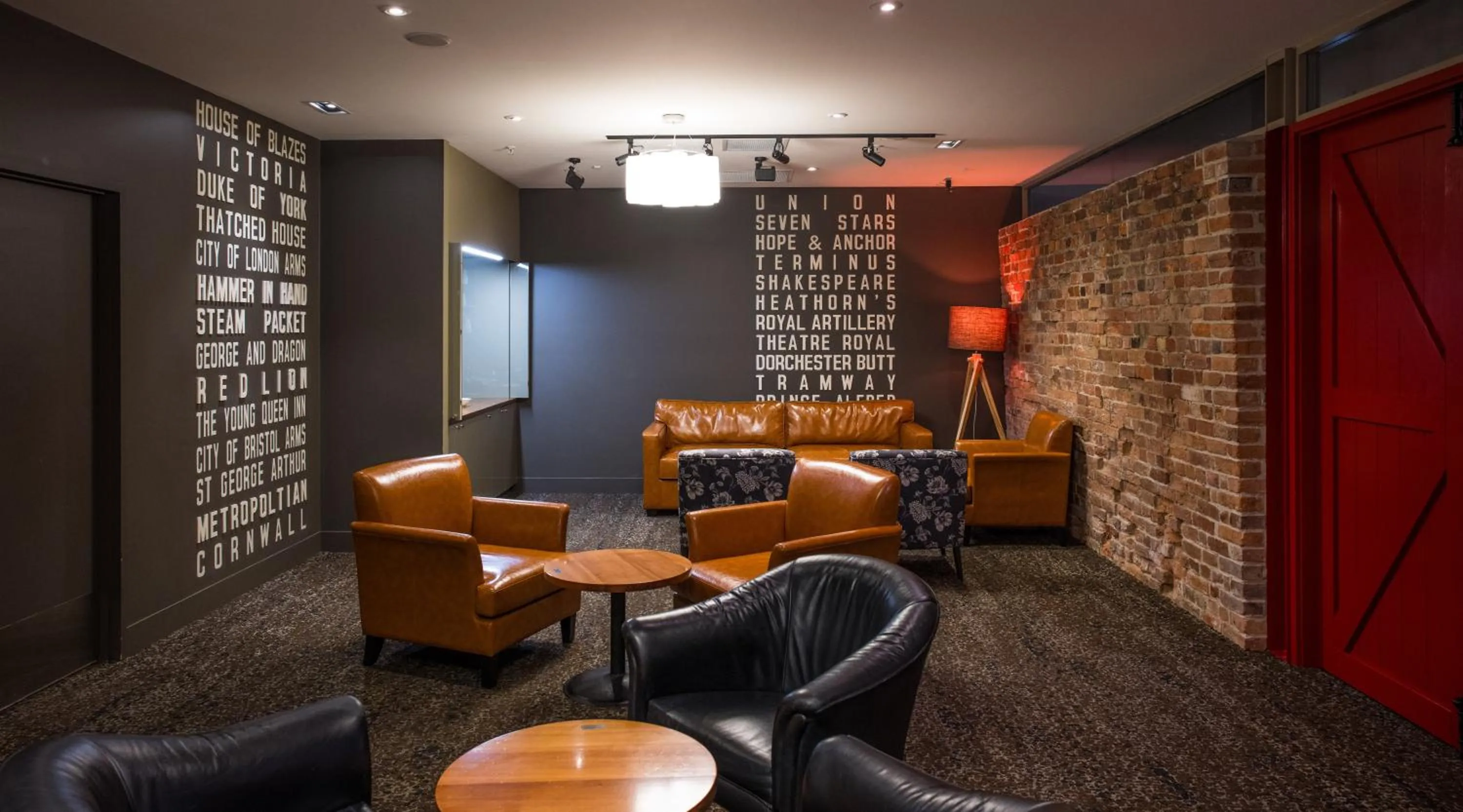 Lounge or bar in The Old Woolstore Apartment Hotel