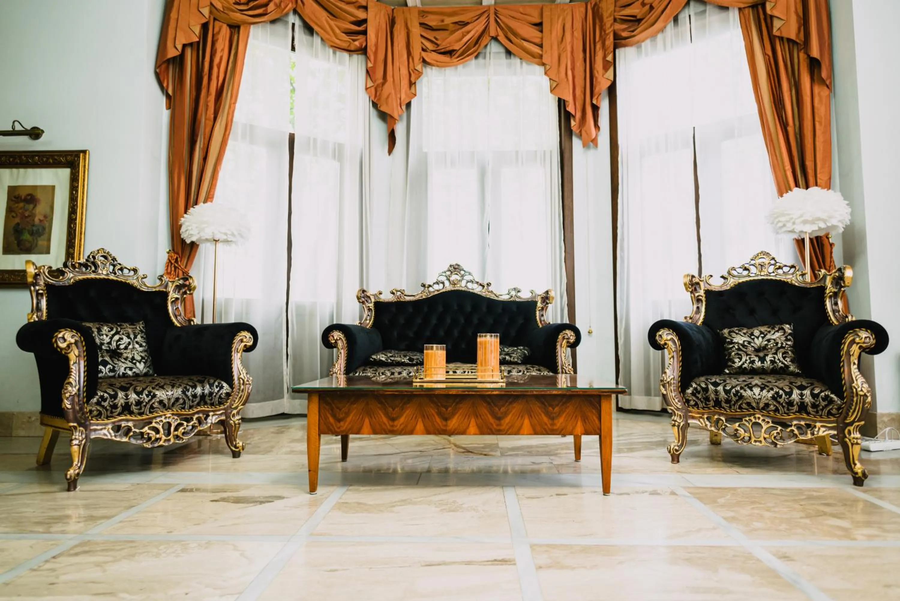 Seating area in Vigo Hotel