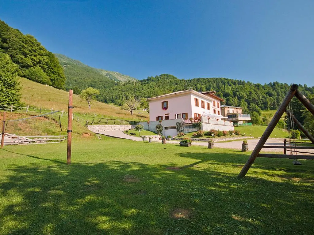 Property building in Albergo Alpino da Tullio