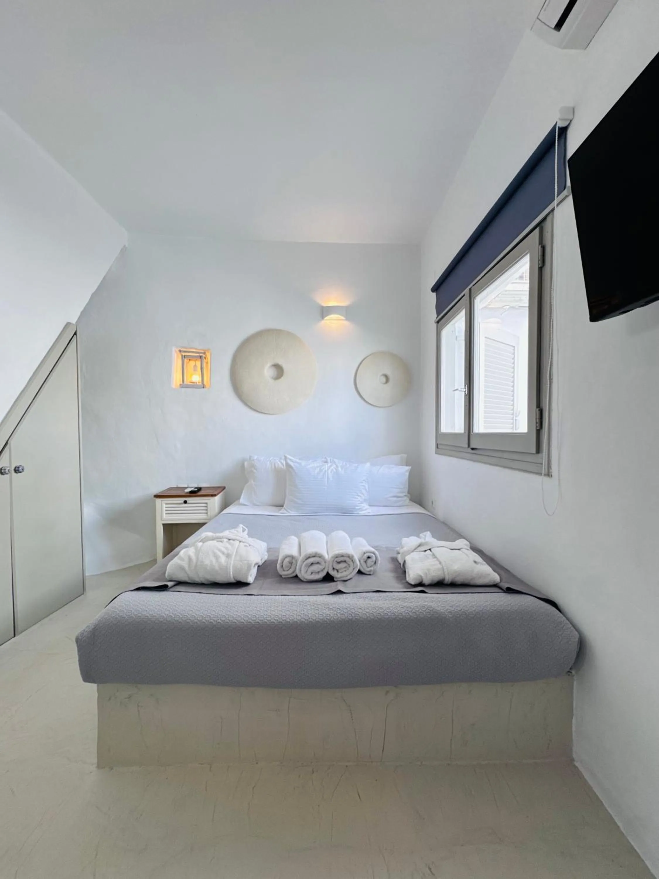 Bed in Kaleidoscope Cave Houses