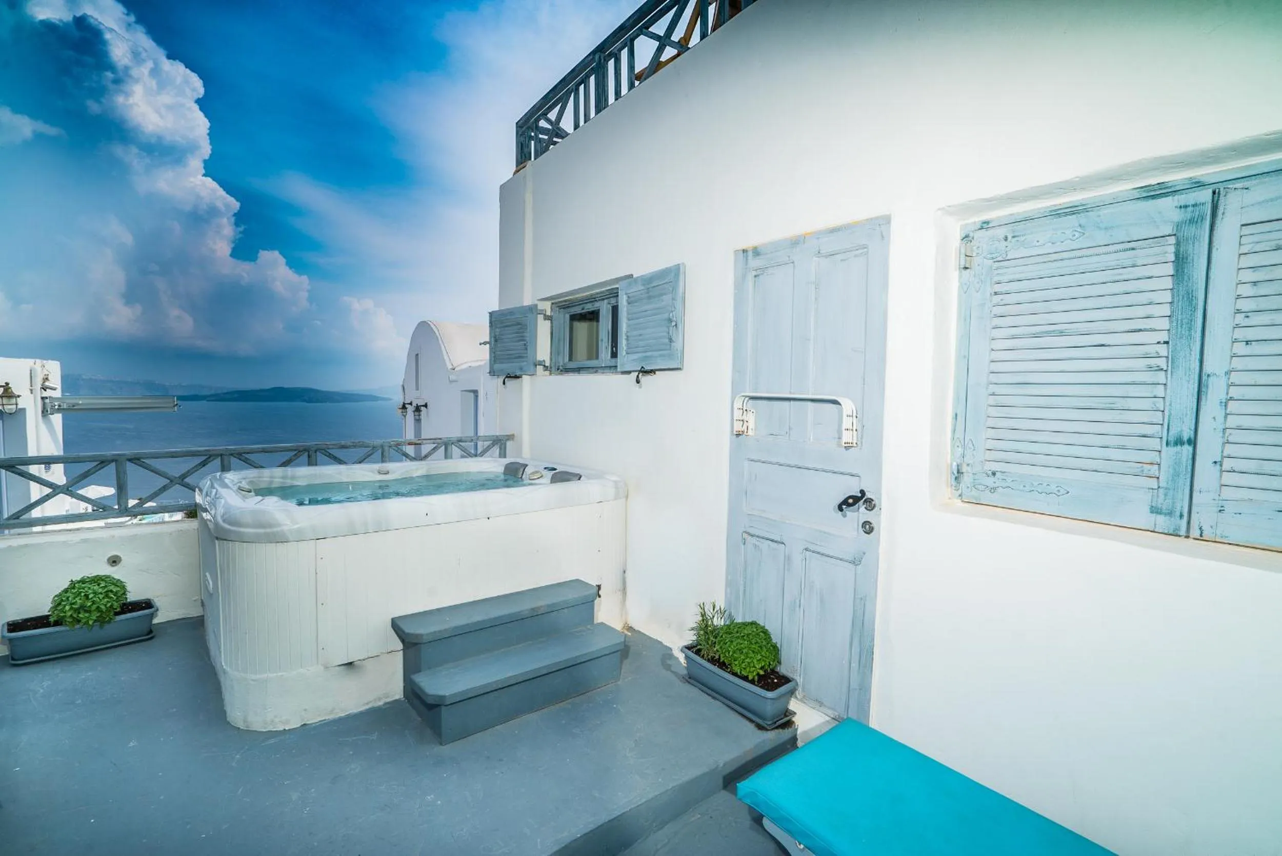 Hot Tub in Kaleidoscope Cave Houses