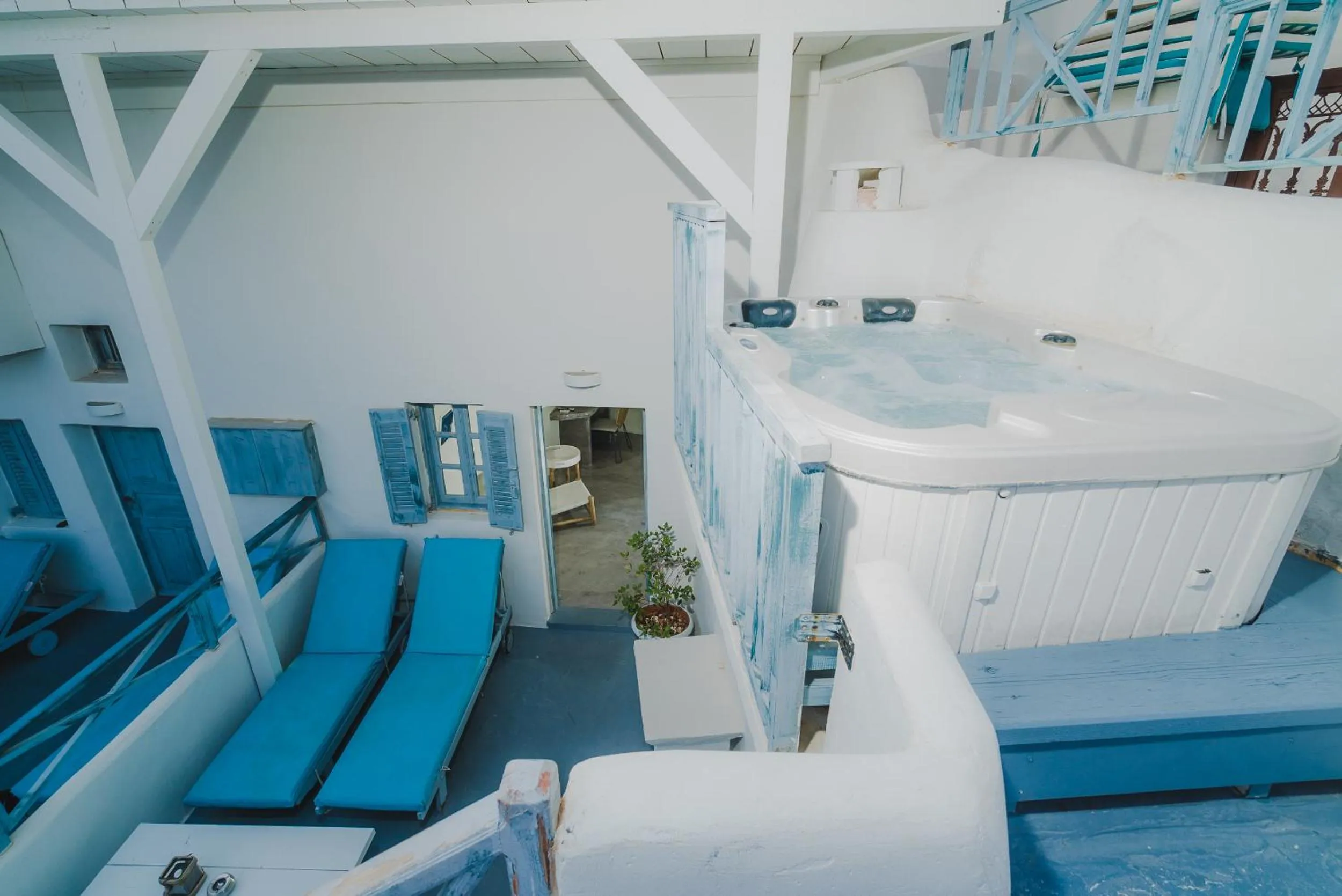 Hot Tub in Kaleidoscope Cave Houses