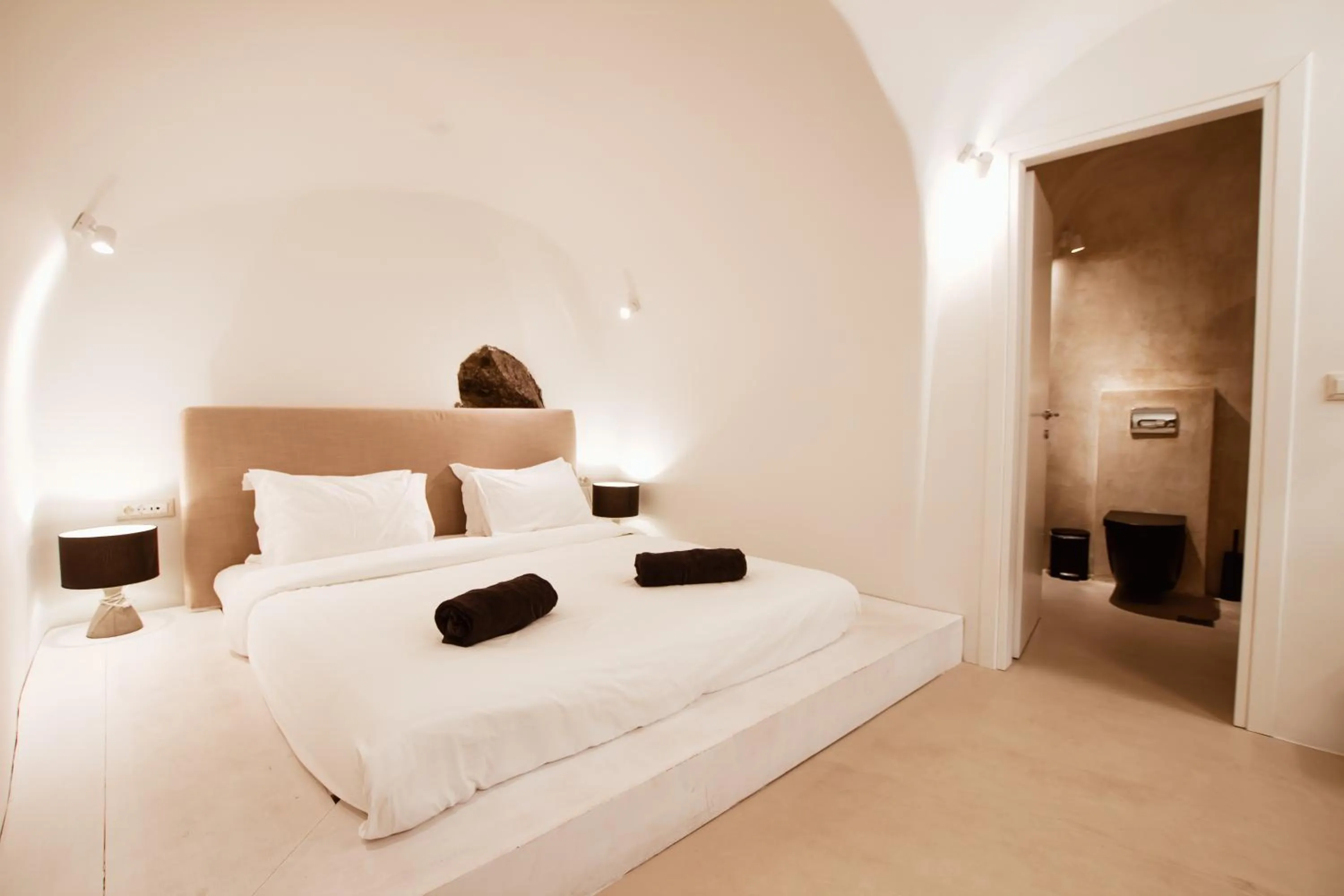 Bed in Kaleidoscope Cave Houses