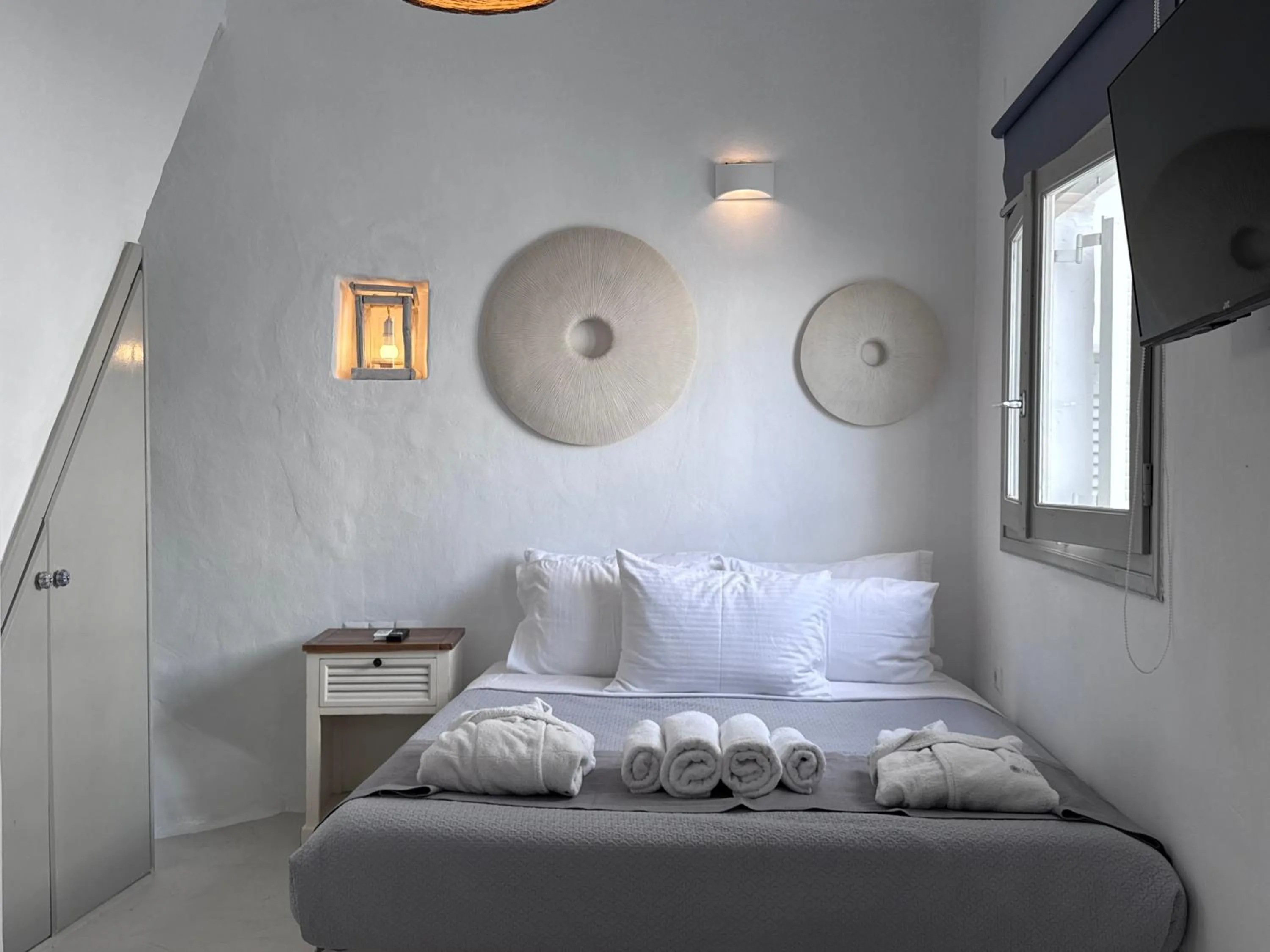 Bed in Kaleidoscope Cave Houses