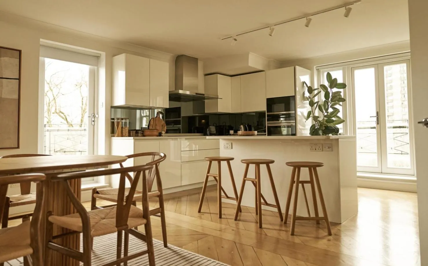 Europa House Apartments