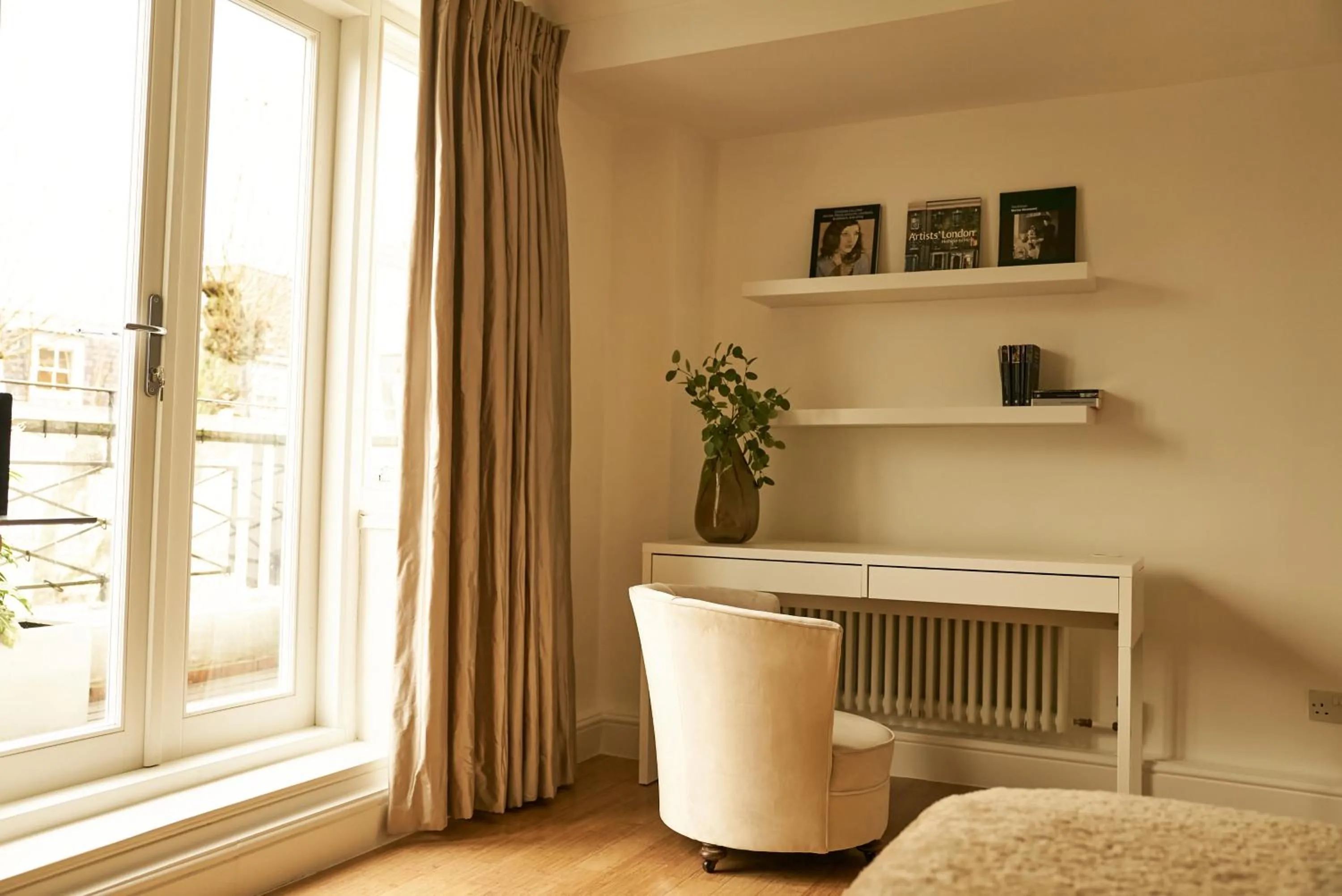 Bedroom in Europa House Apartments