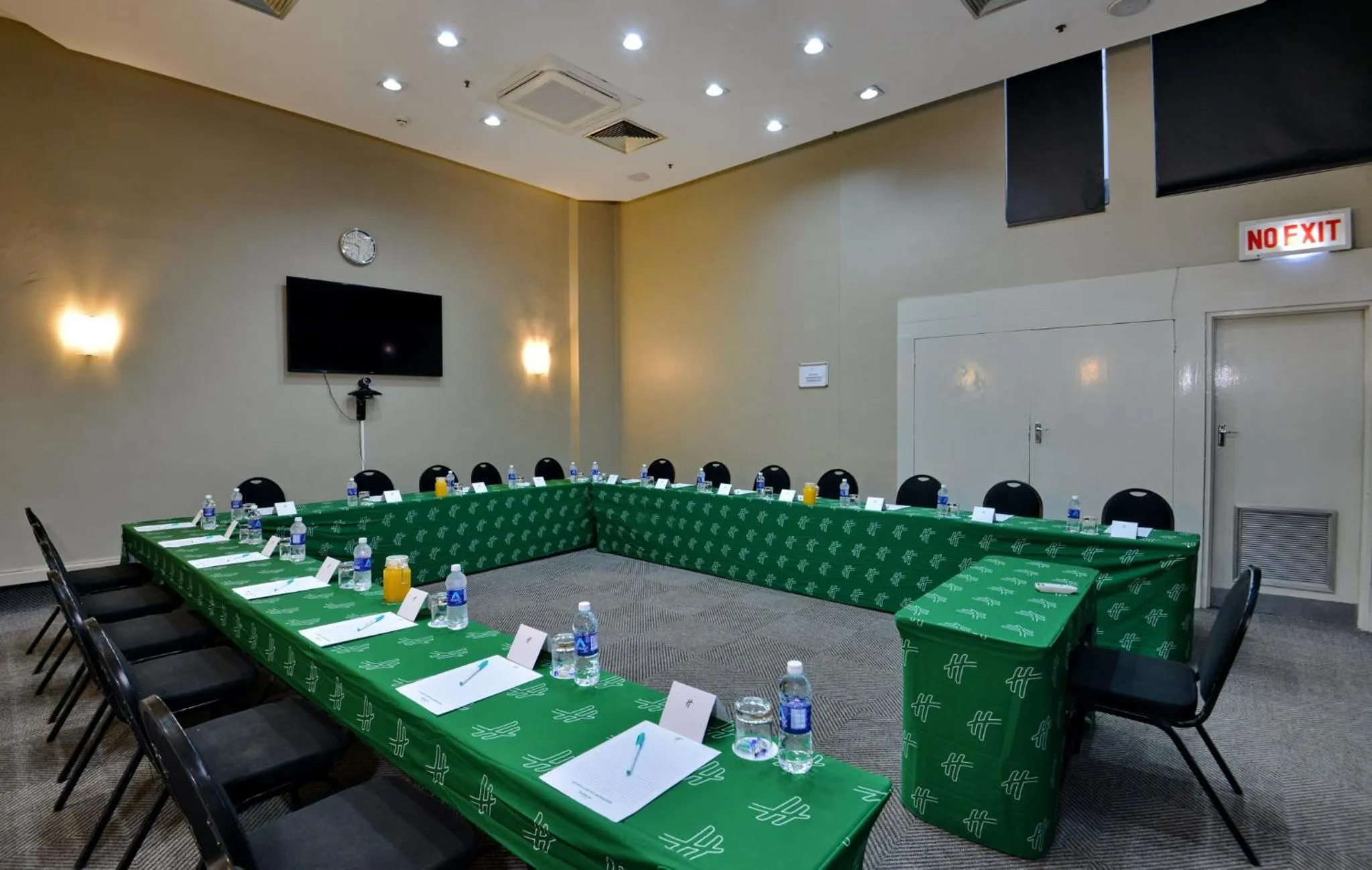 Meeting/conference room in Holiday Inn - Harare by IHG