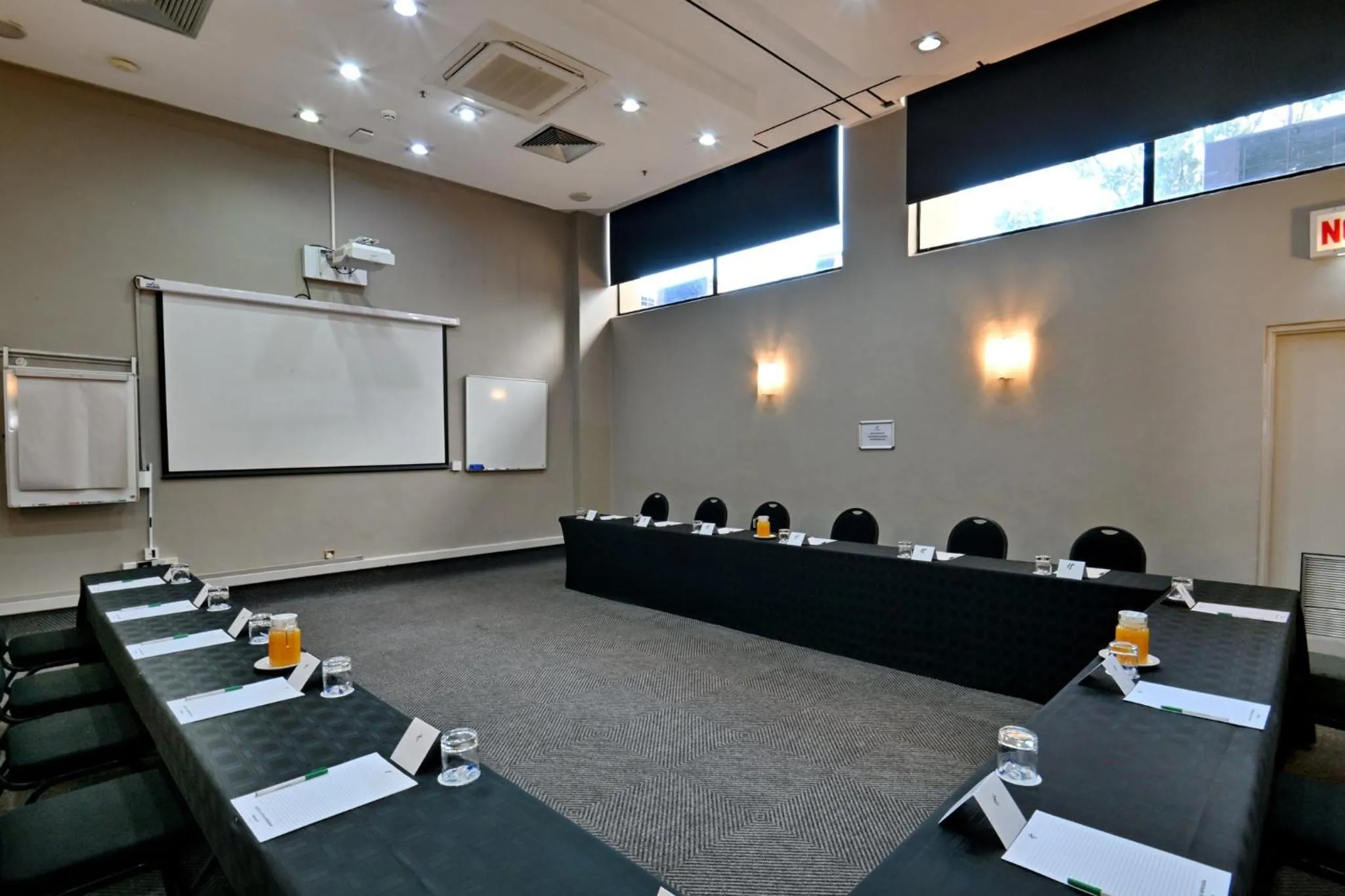 Meeting/conference room in Holiday Inn - Harare by IHG