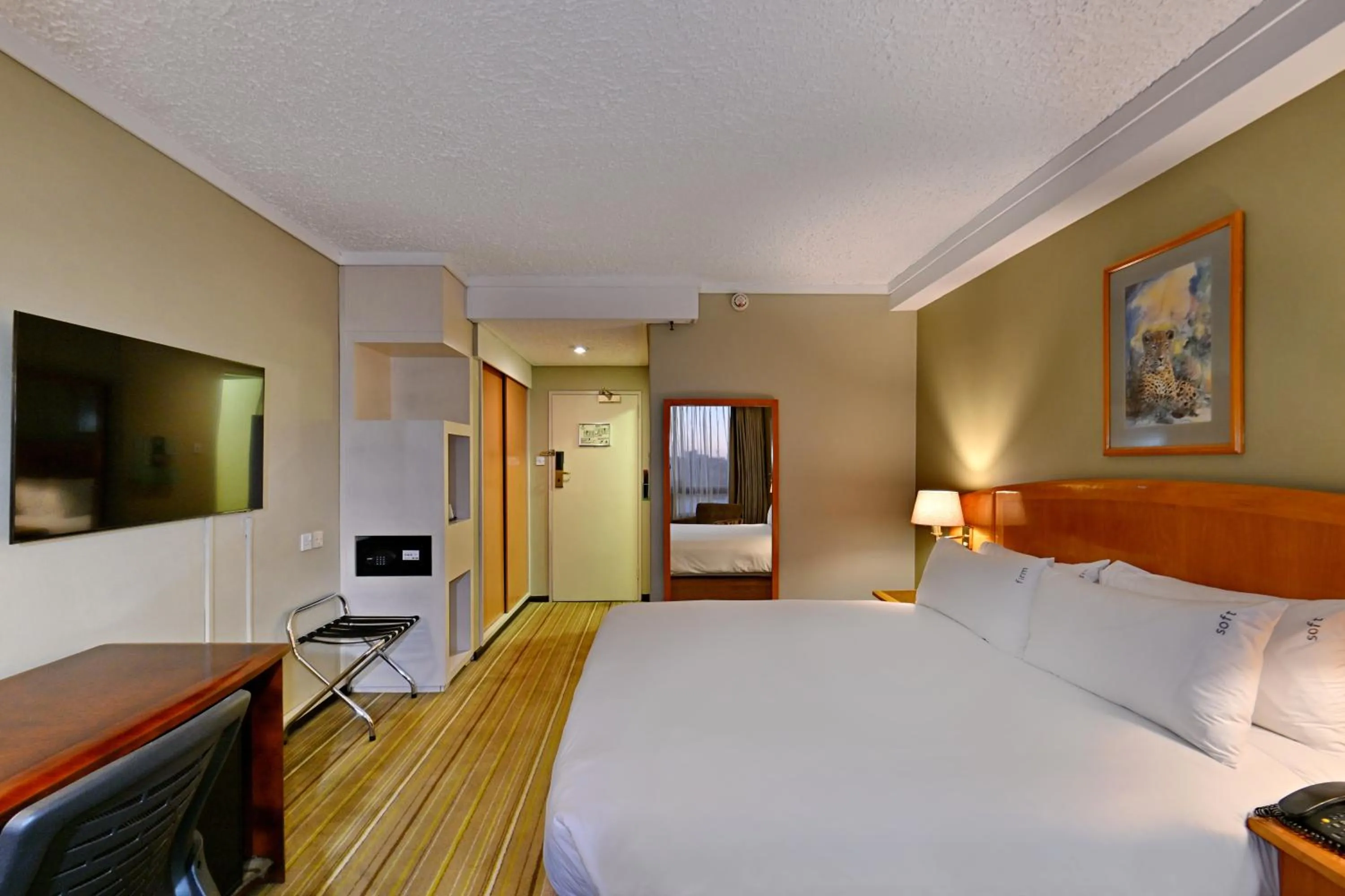 Bedroom, Bed in Holiday Inn - Harare by IHG