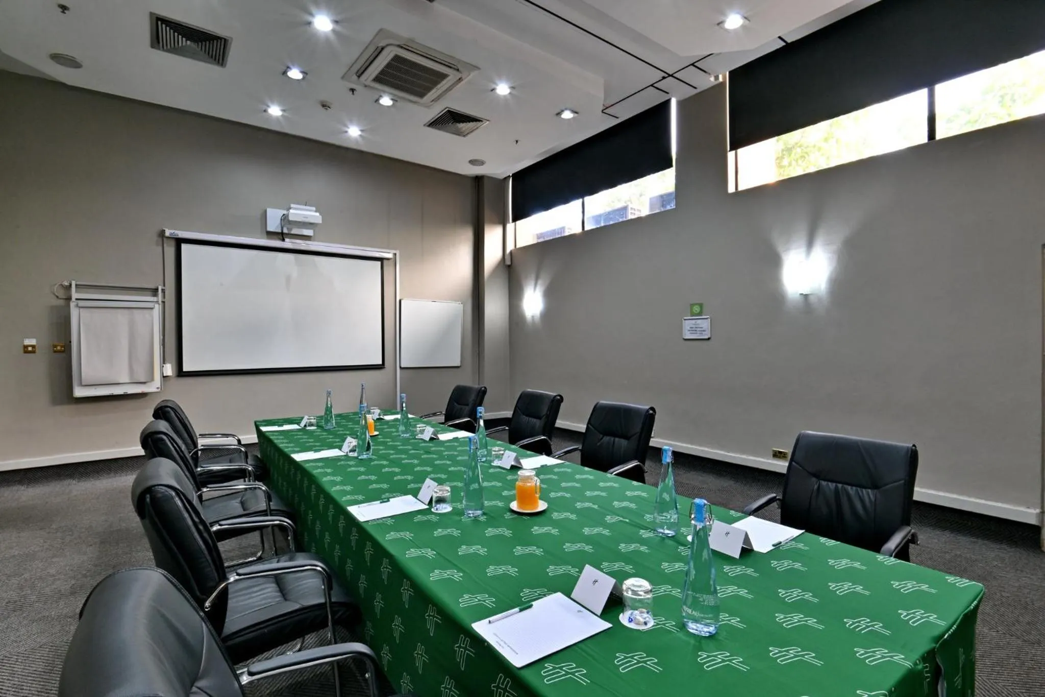 Meeting/conference room in Holiday Inn - Harare by IHG
