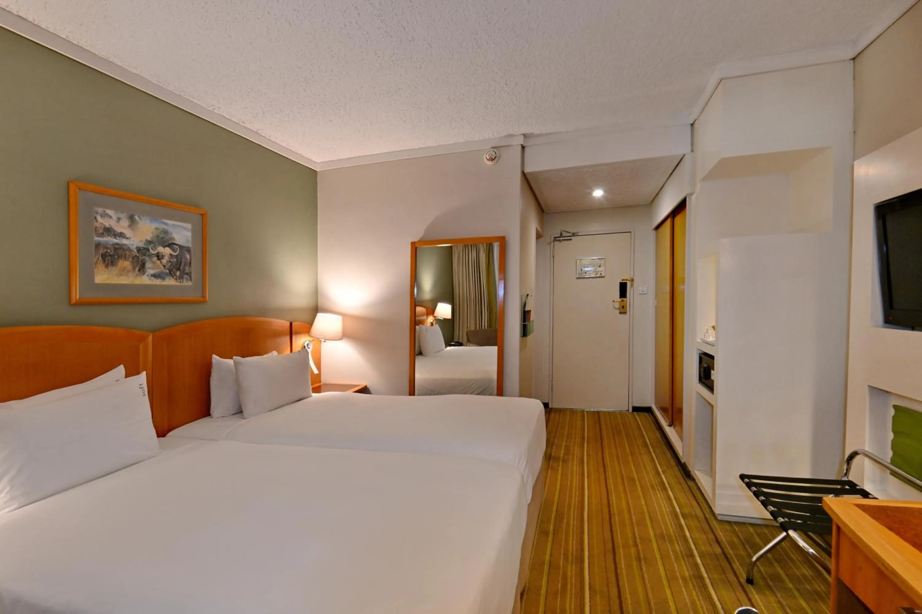 Bedroom, Bed in Holiday Inn - Harare by IHG