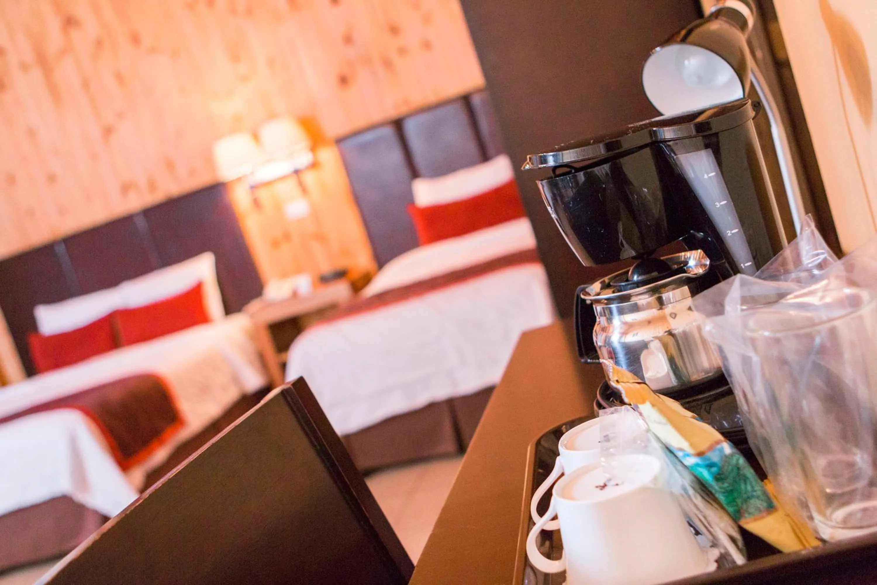 Coffee/tea facilities, Bed in Savegre Hotel Natural Reserve & Spa