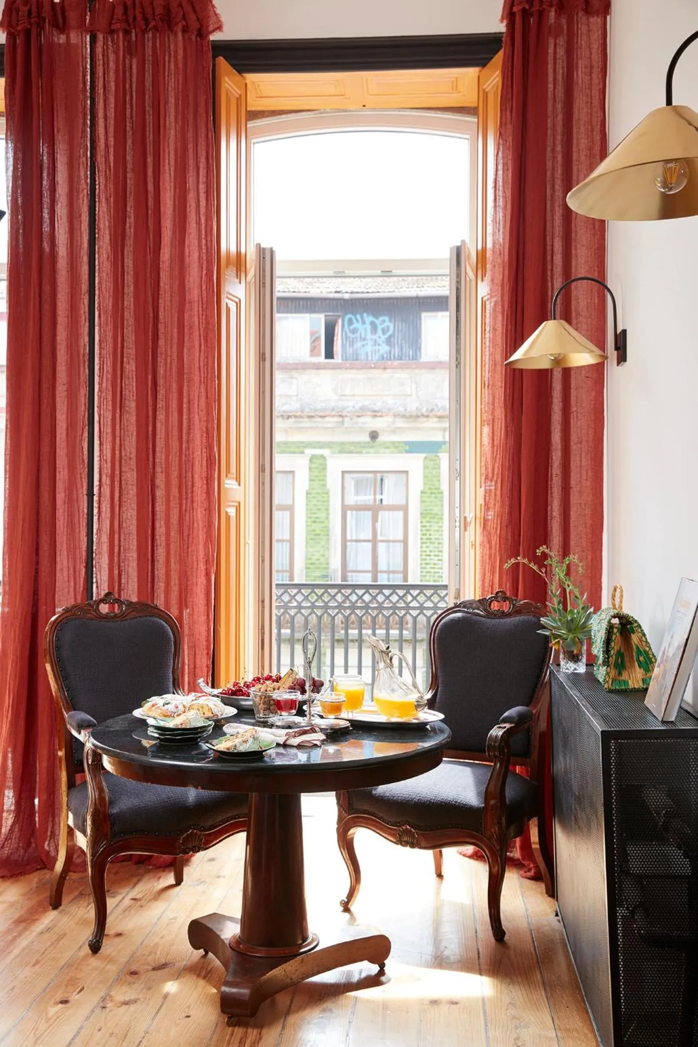 Communal lounge/ TV room in Cocorico Luxury House - Porto