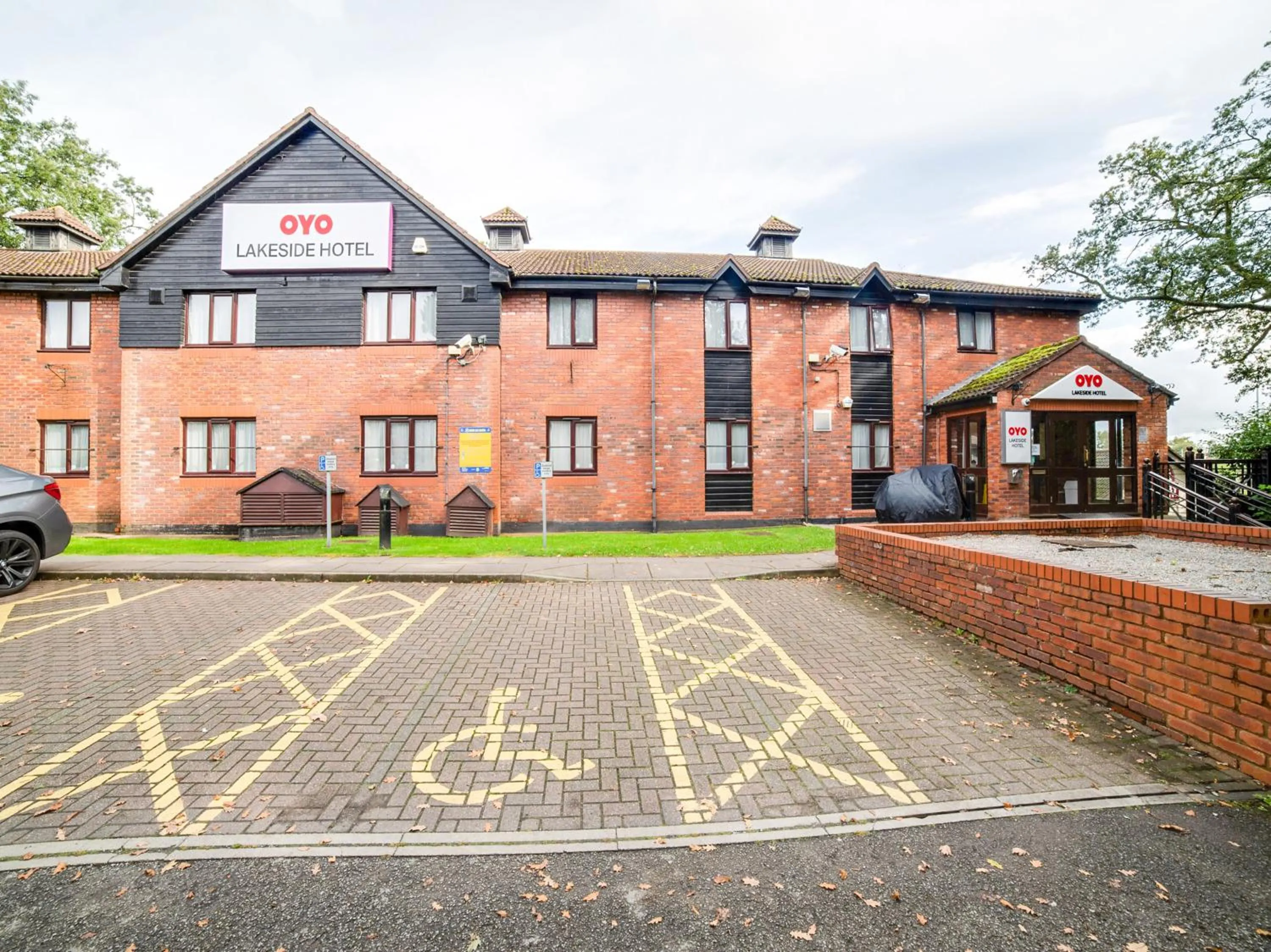 Property Building in OYO Lakeside Haydock Hotel St Helens