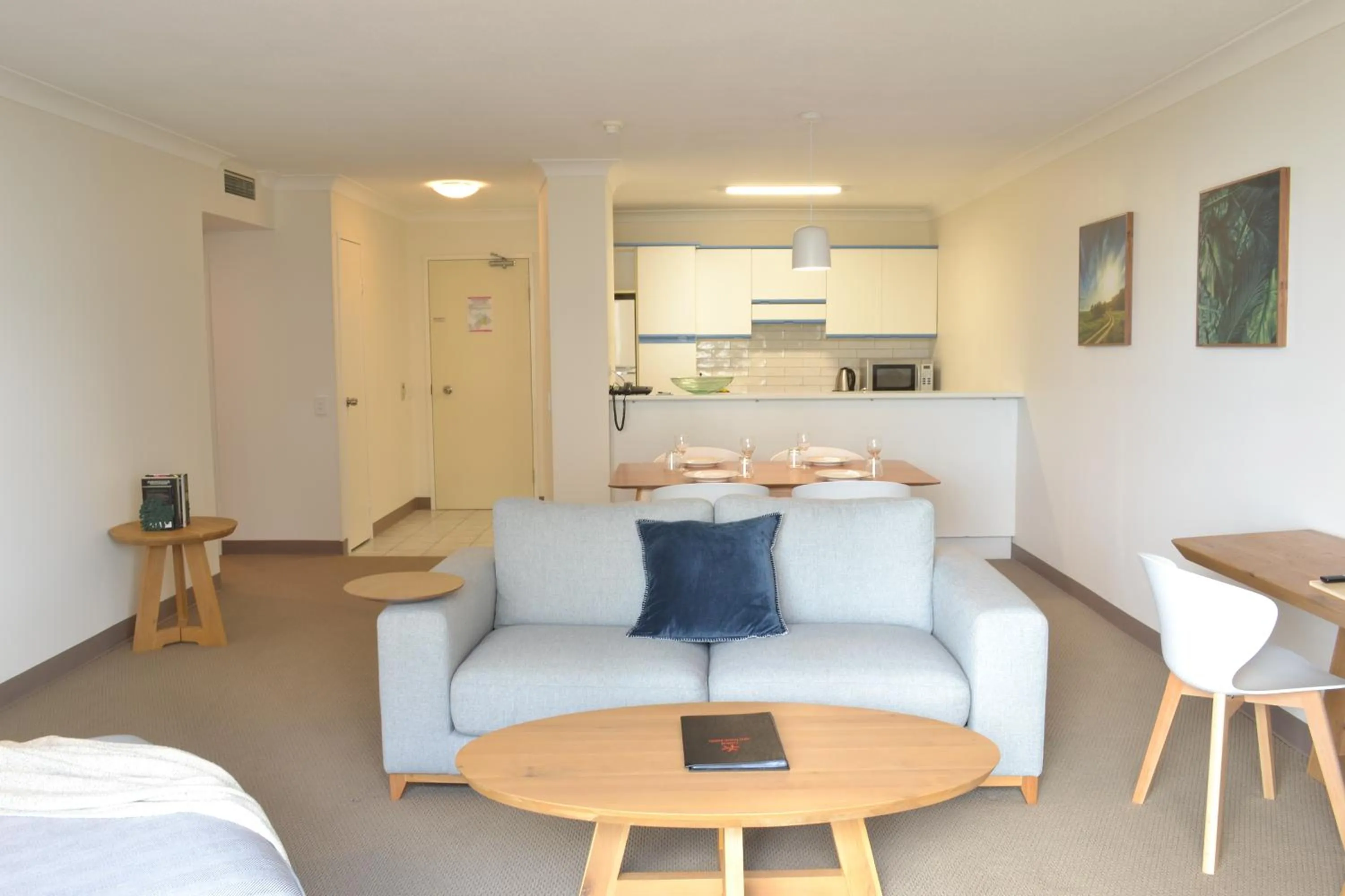 Living room in Hillcrest Apartment Hotel (formerly Central Hillcrest Apartments)