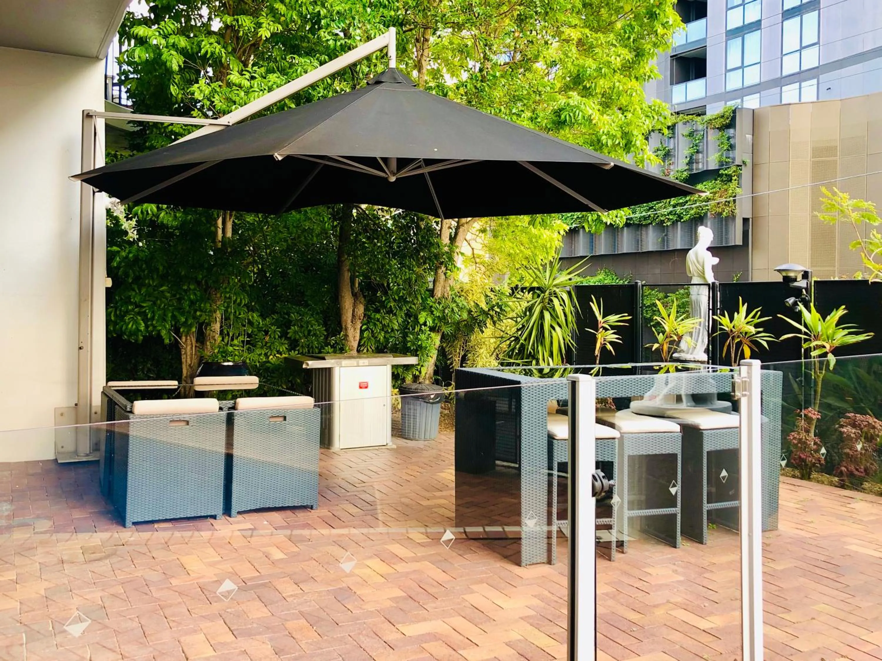 BBQ facilities in Hillcrest Apartment Hotel (formerly Central Hillcrest Apartments)