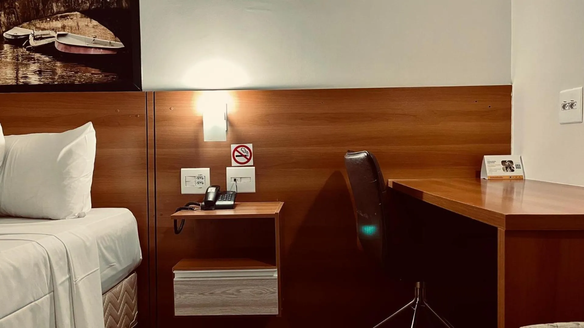 Bed in Hotel Amsterdam Montes Claros