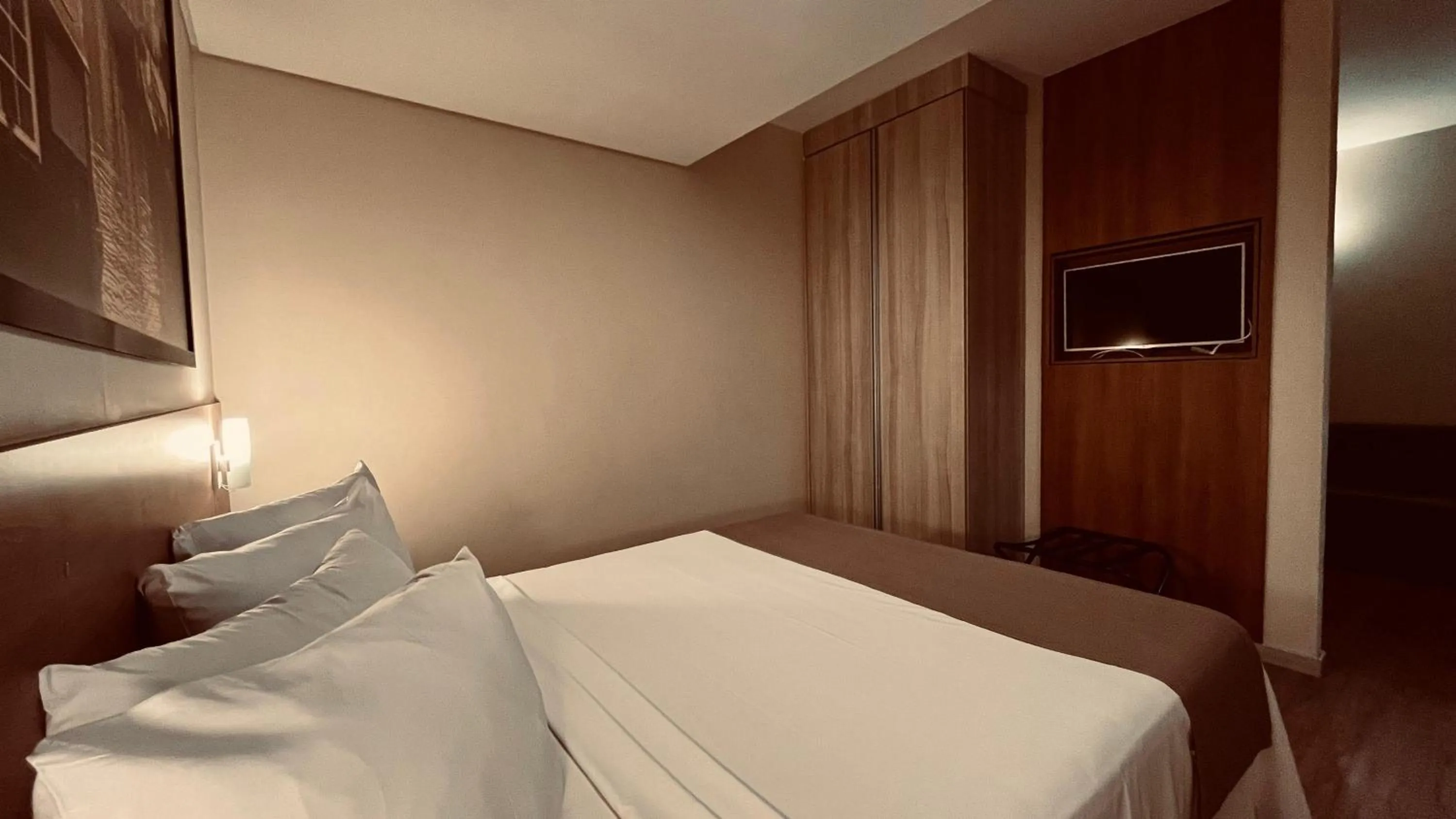 Bed in Hotel Amsterdam Montes Claros