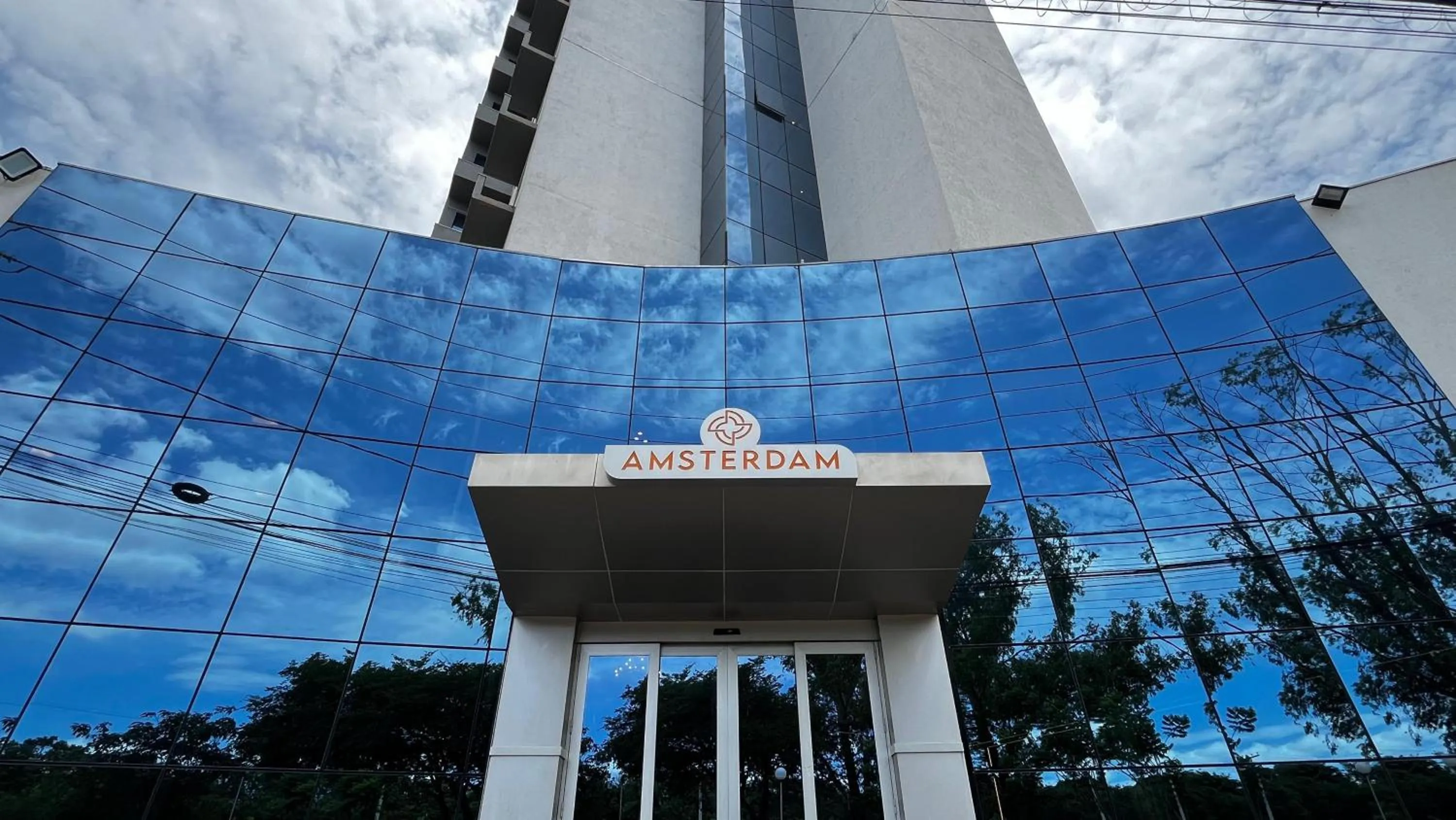 Property building in Hotel Amsterdam Montes Claros