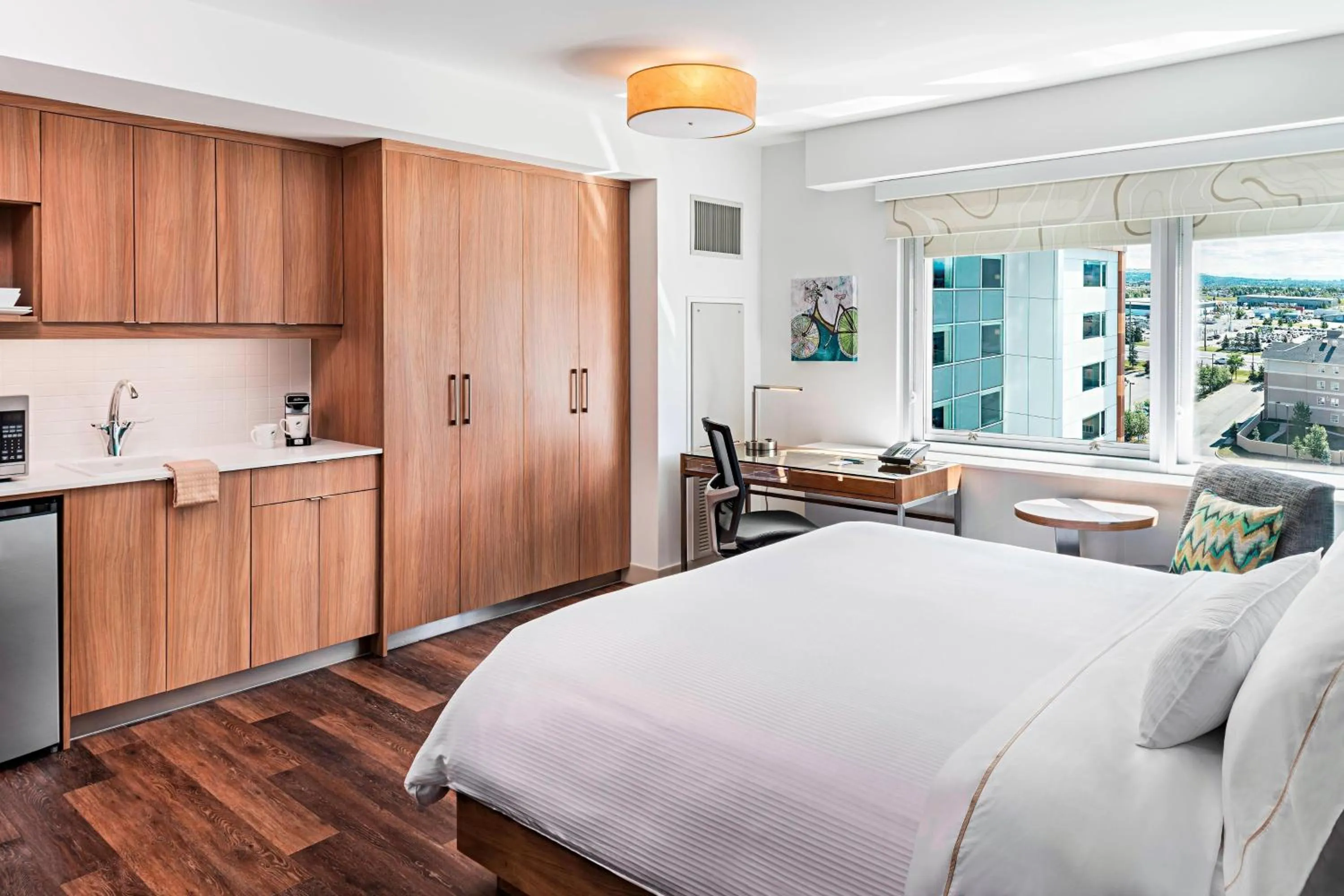 Photo of the whole room, Bed in Element Calgary Airport