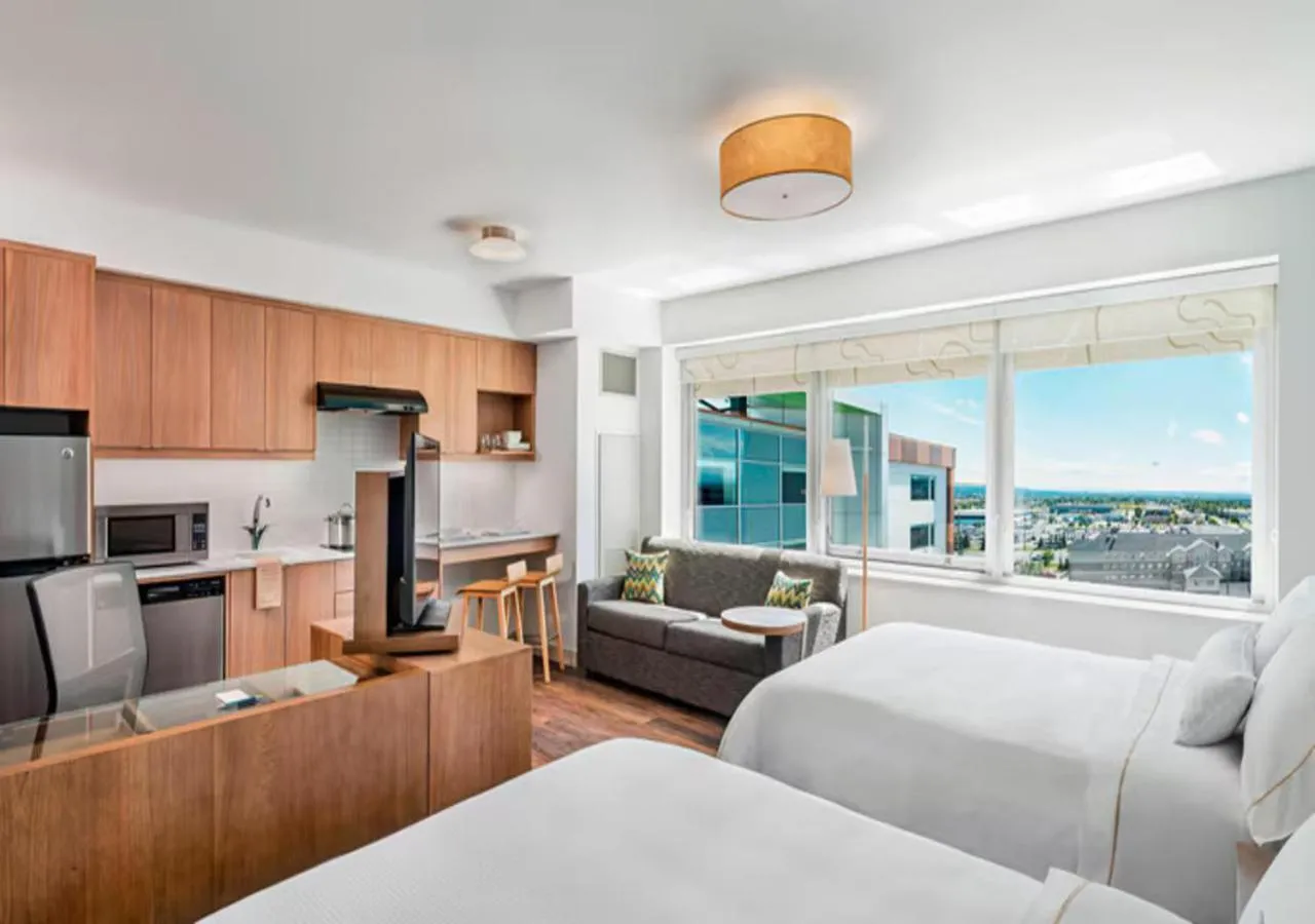 Bedroom, Bed in Element Calgary Airport