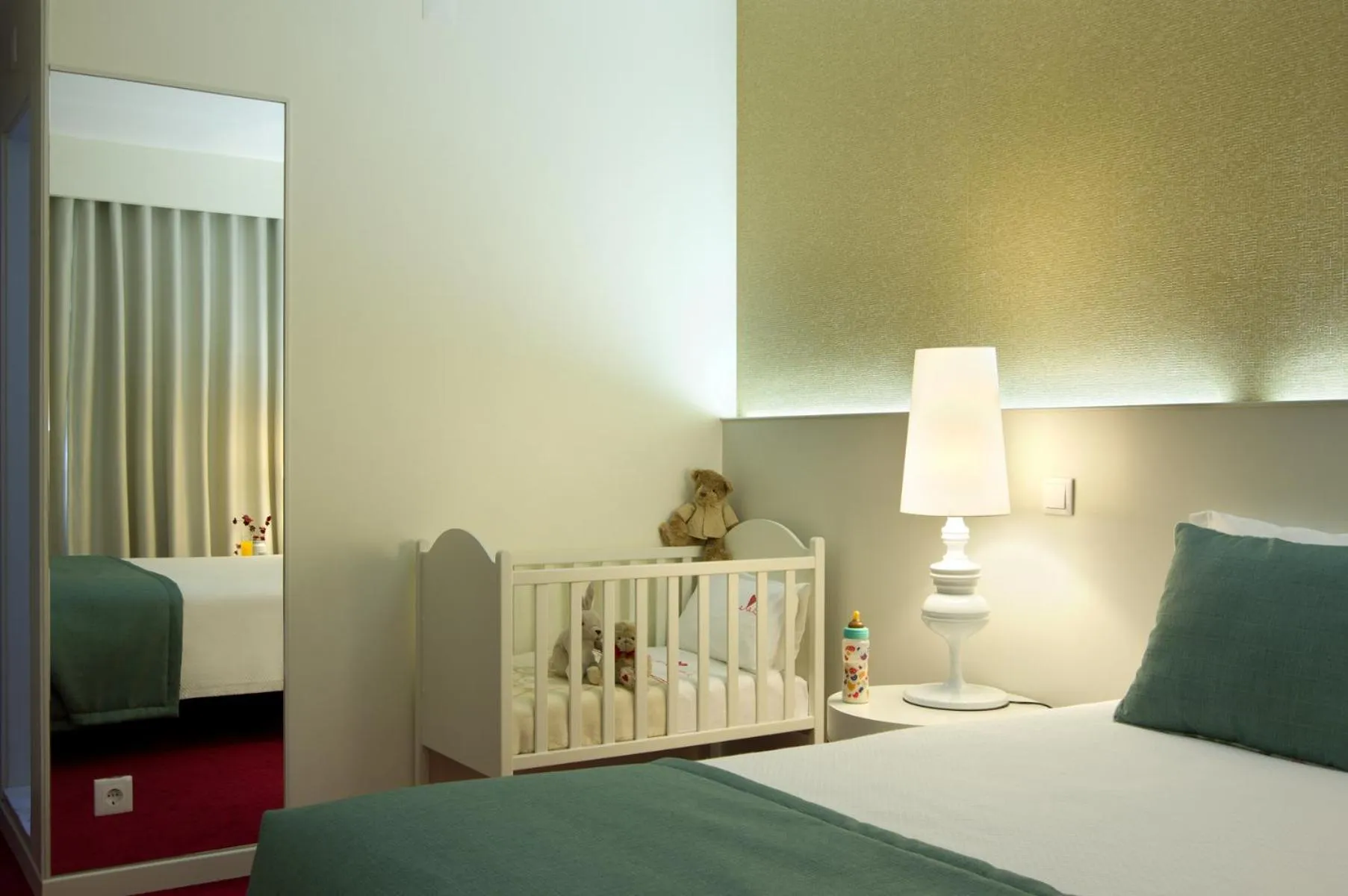 Photo of the whole room, Bed in Hotel Lagoa dos Pastorinhos