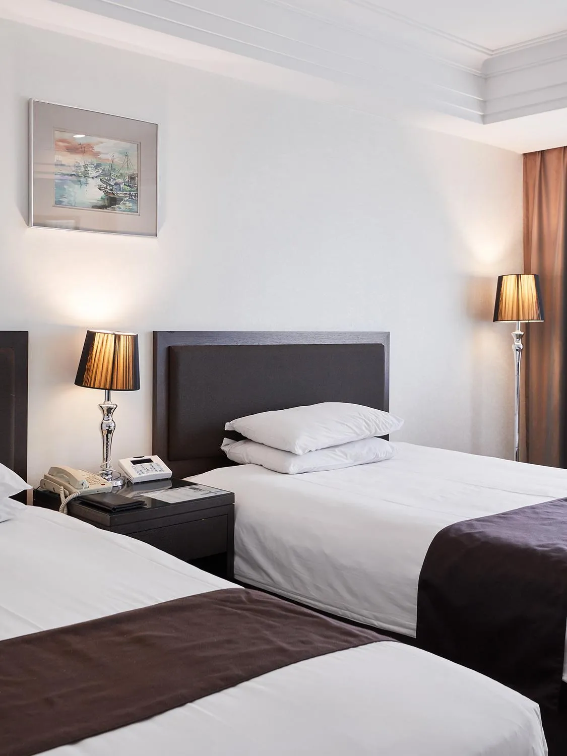 Bed in Jeju Oriental Hotel & Casino